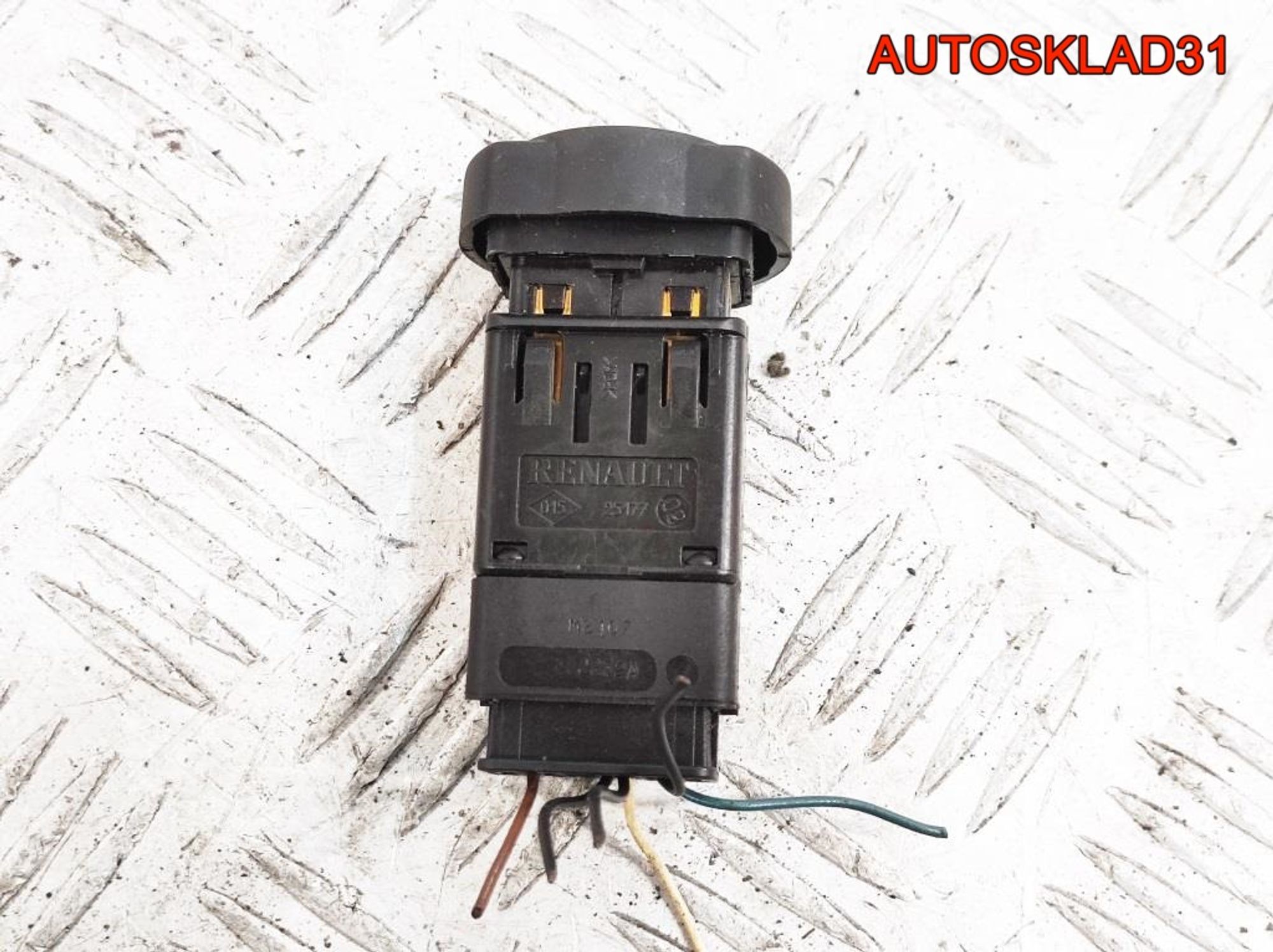 Кнопка аварийной сигнализации Renault Sandero, 600 рублей, Дубовое