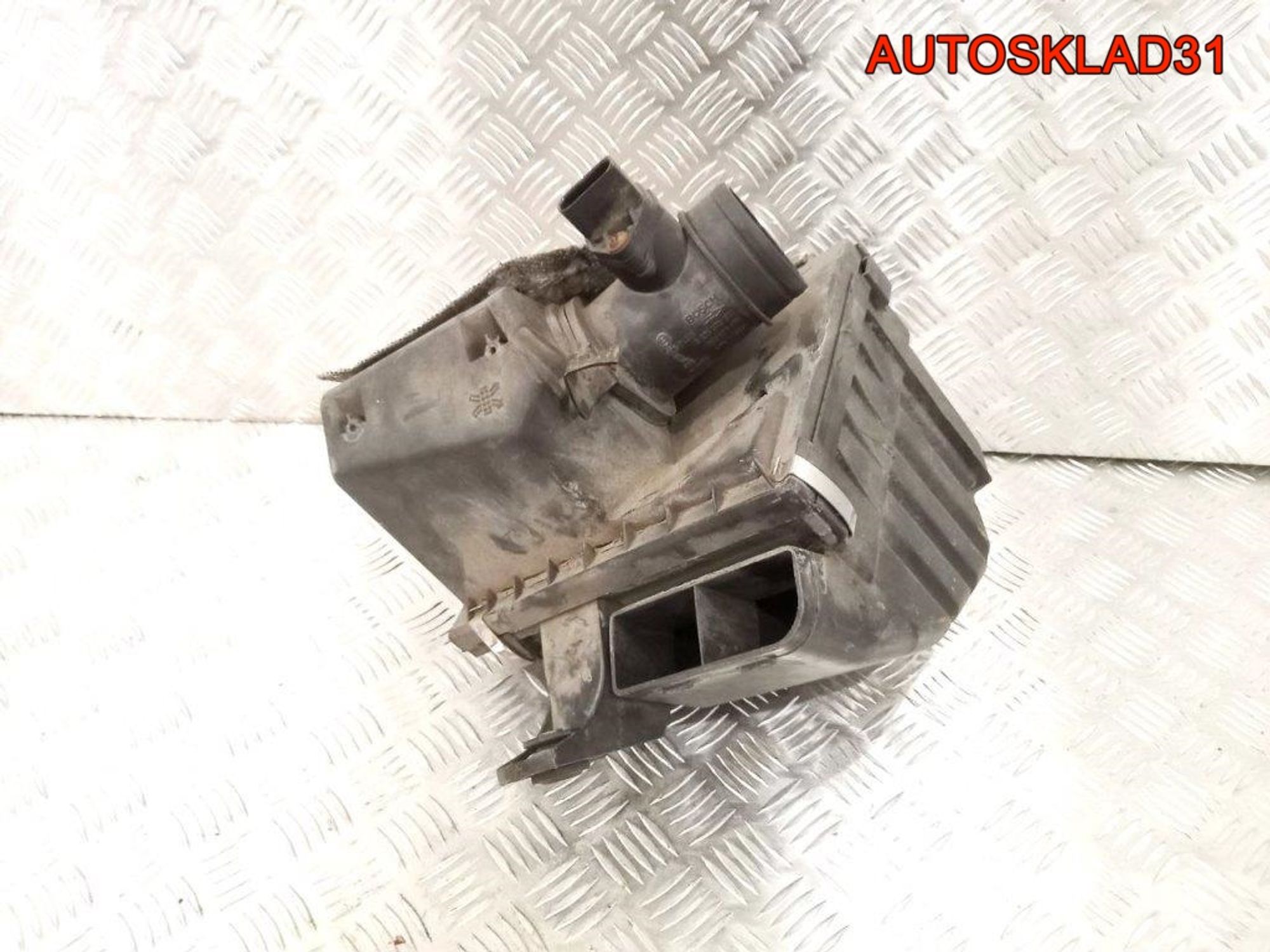 Корпус воздушного фильтра VW Passat B5 8D0129607M, 3200 рублей, Дубовое