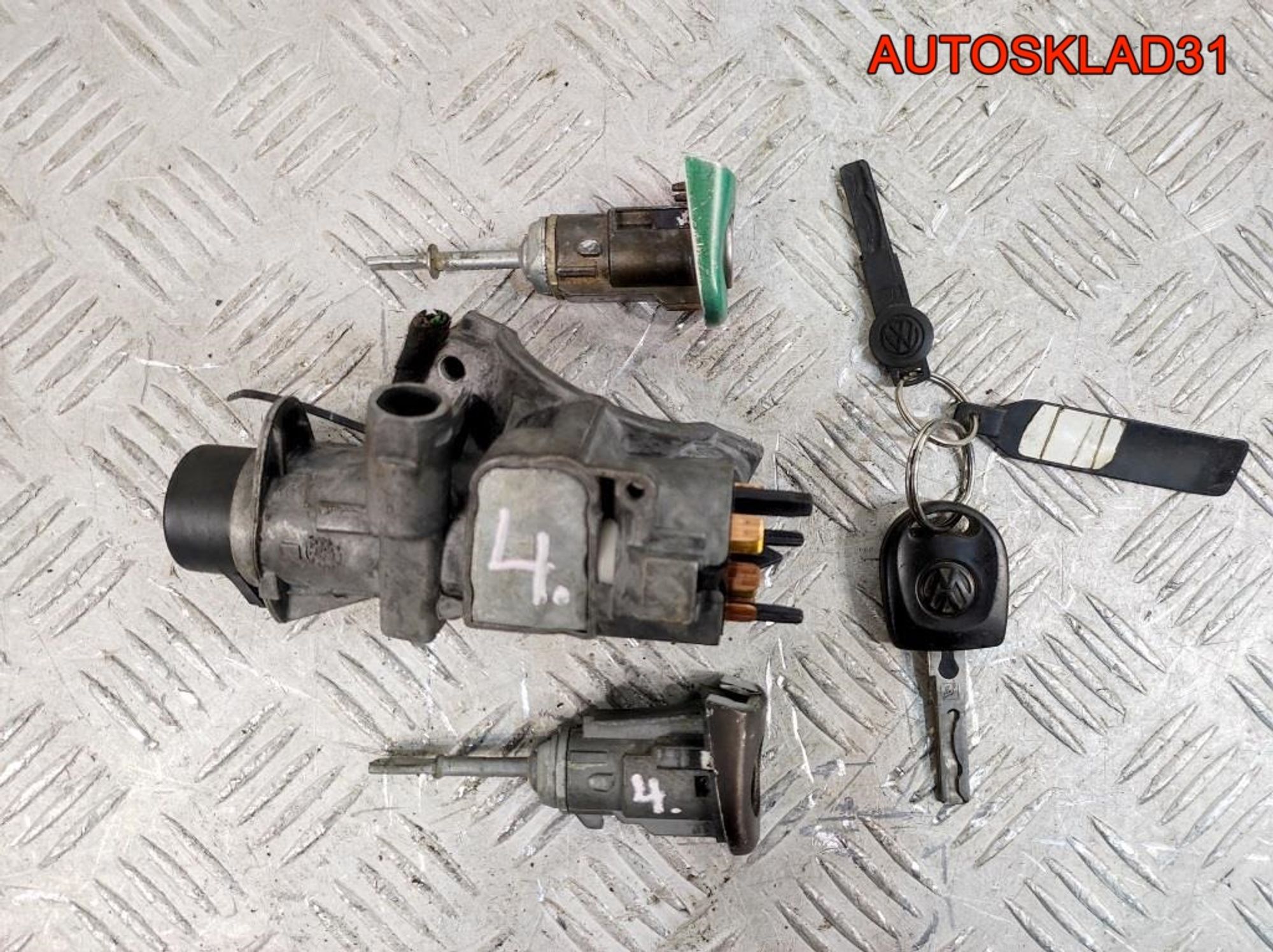 Комплект замок зажигания и личинки с ключом VW Passat B5 4B0905851, 5000 рублей, Дубовое