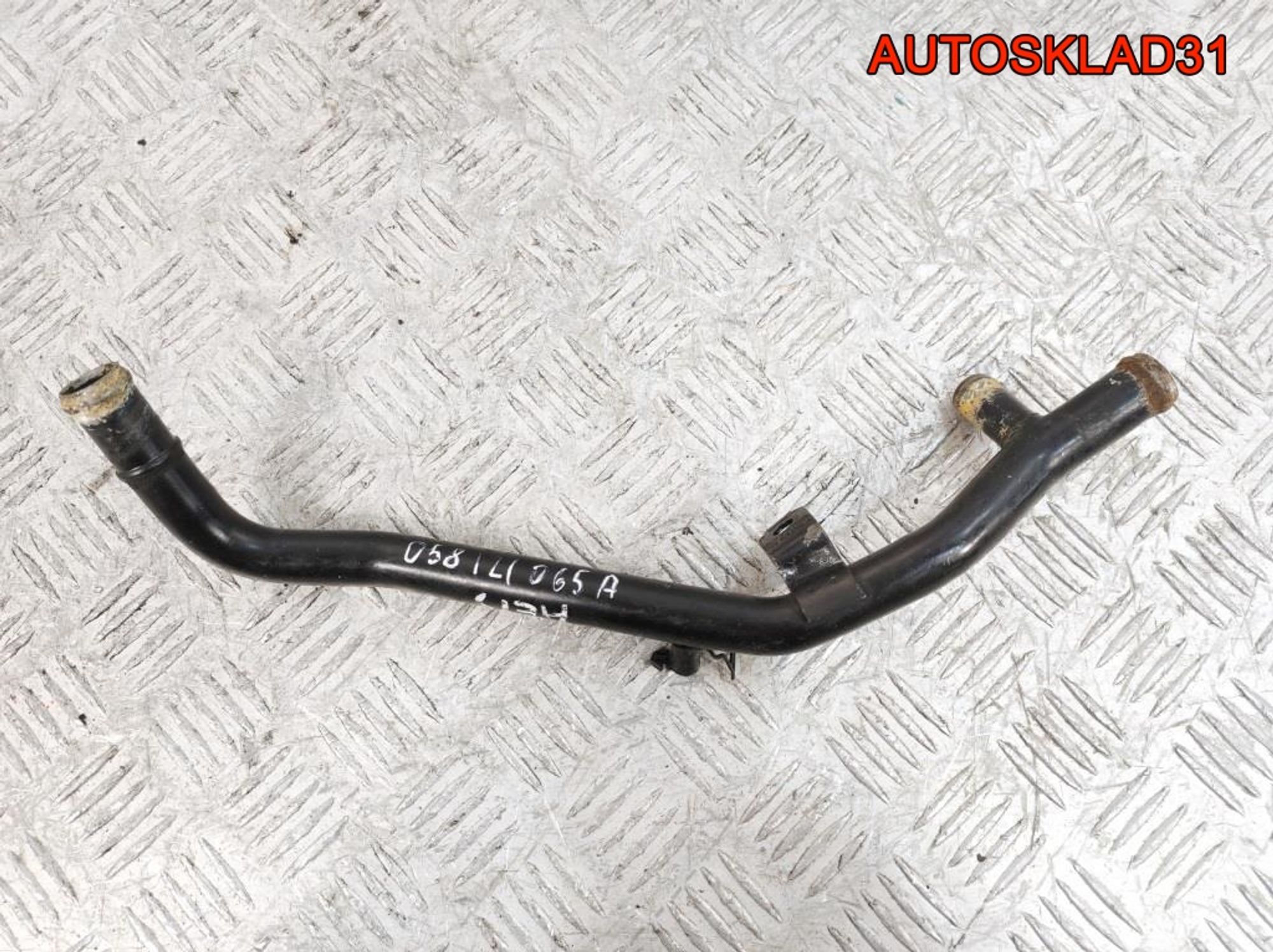 Трубка охлаждающей жидкости VW Passat B5 1,8 AEB 058121065A, 800 рублей, Дубовое
