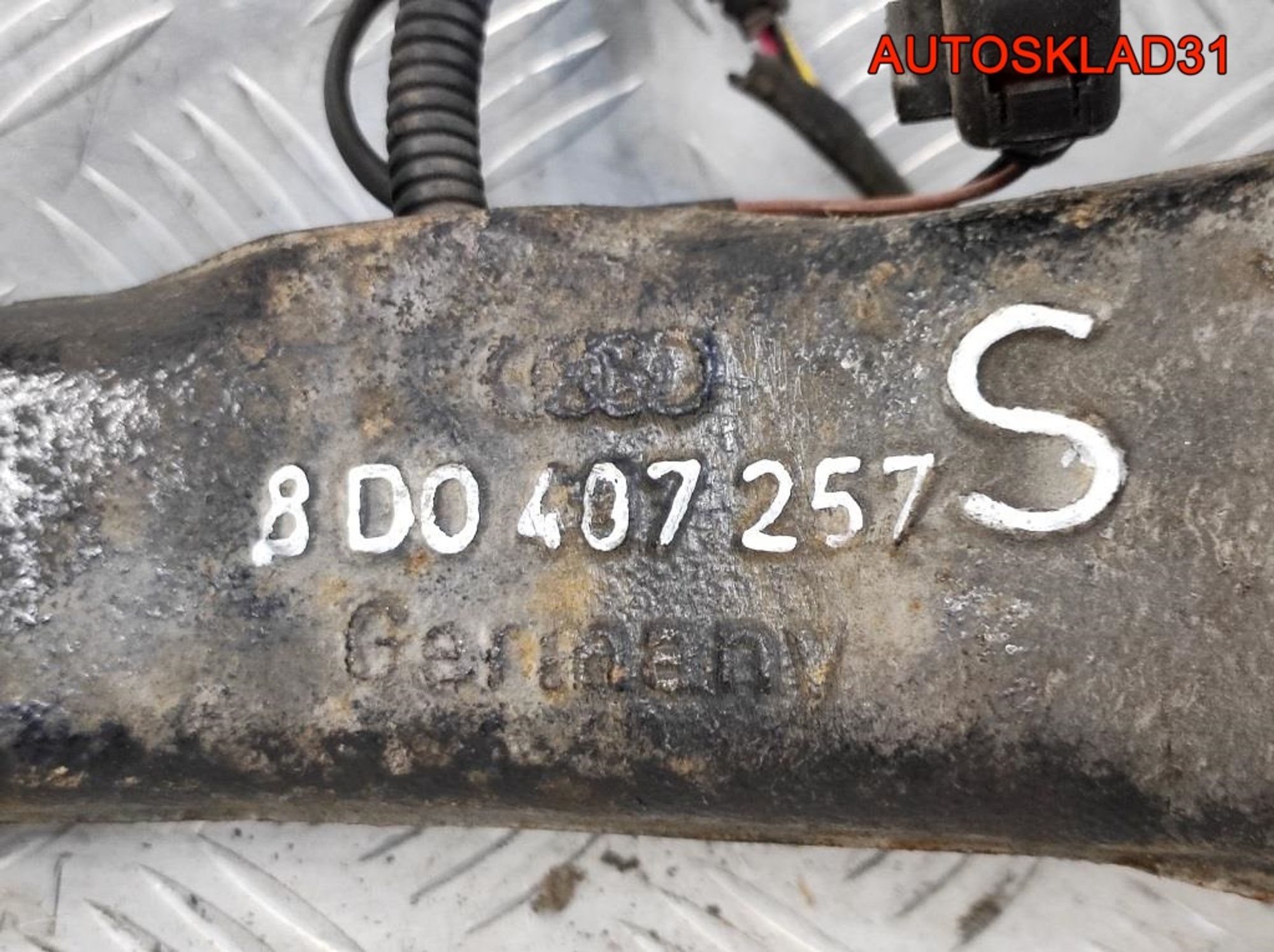 Кулак передний левый VW Passat B5 8D0407257S, 1200 рублей, Дубовое