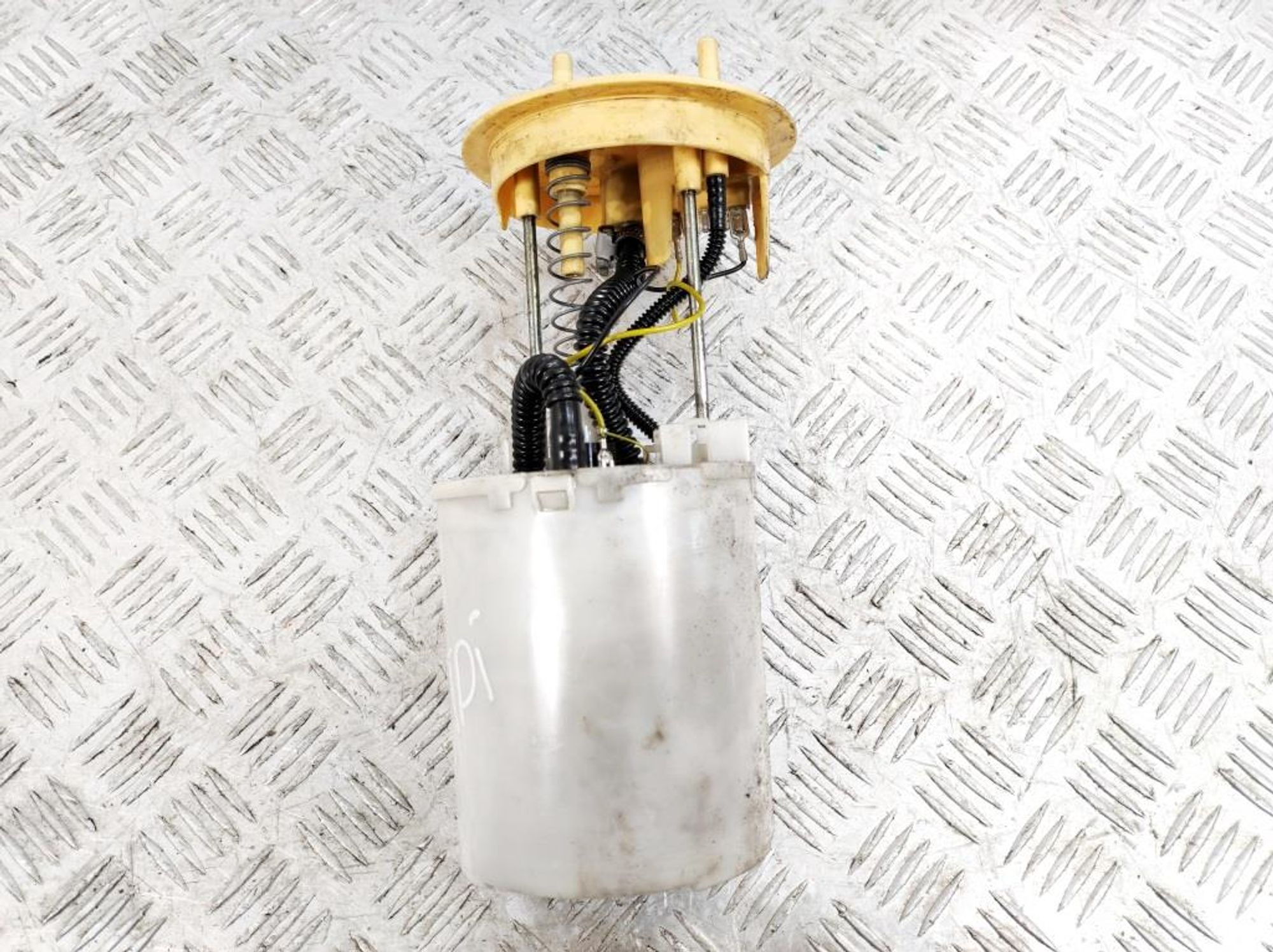 Насос топливный VW Golf 6 1,9 Дизель, 2000 рублей, Дубовое