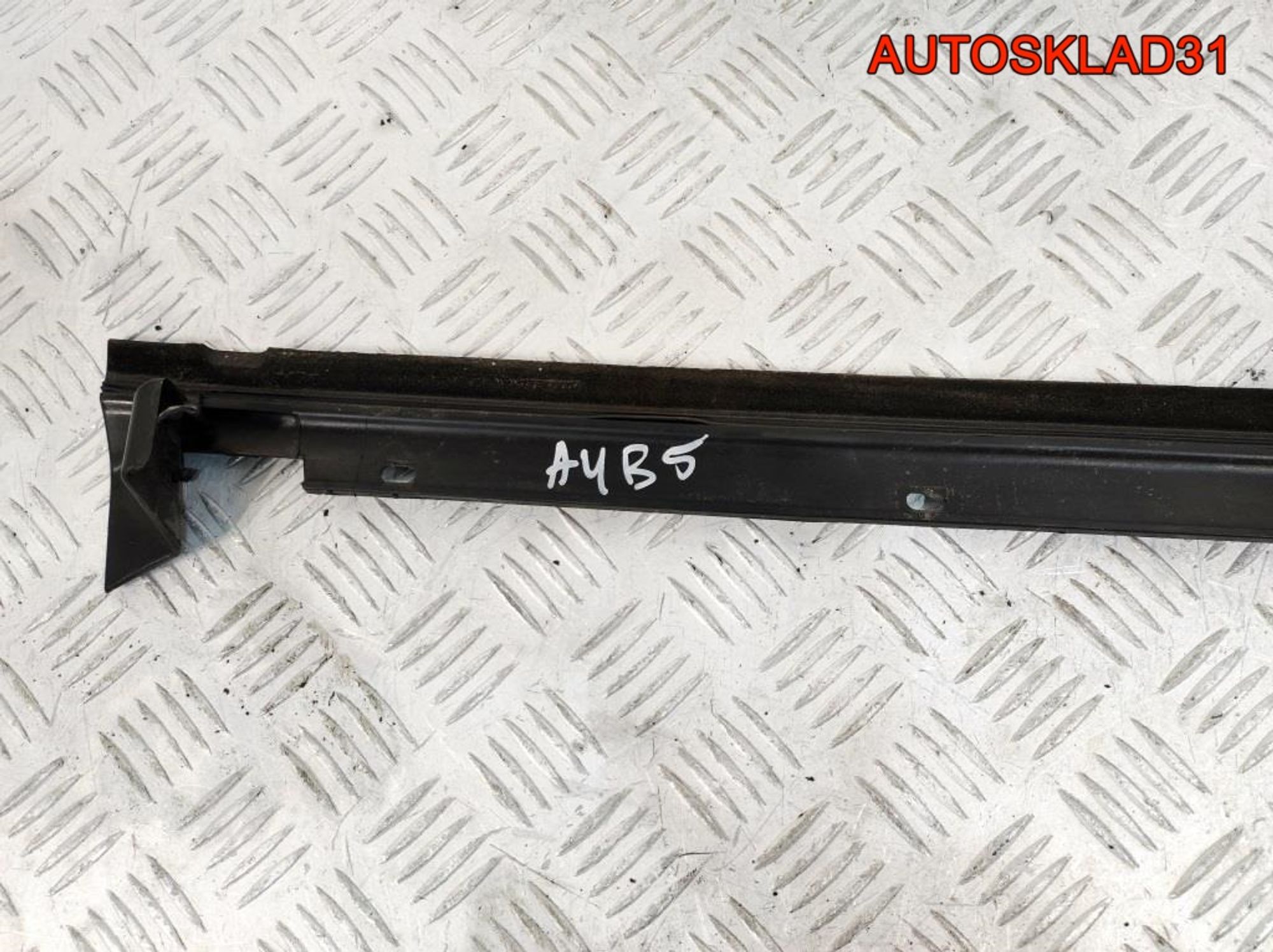 Накладка стекла переднего левого Audi A4 B5, 900 рублей, Дубовое