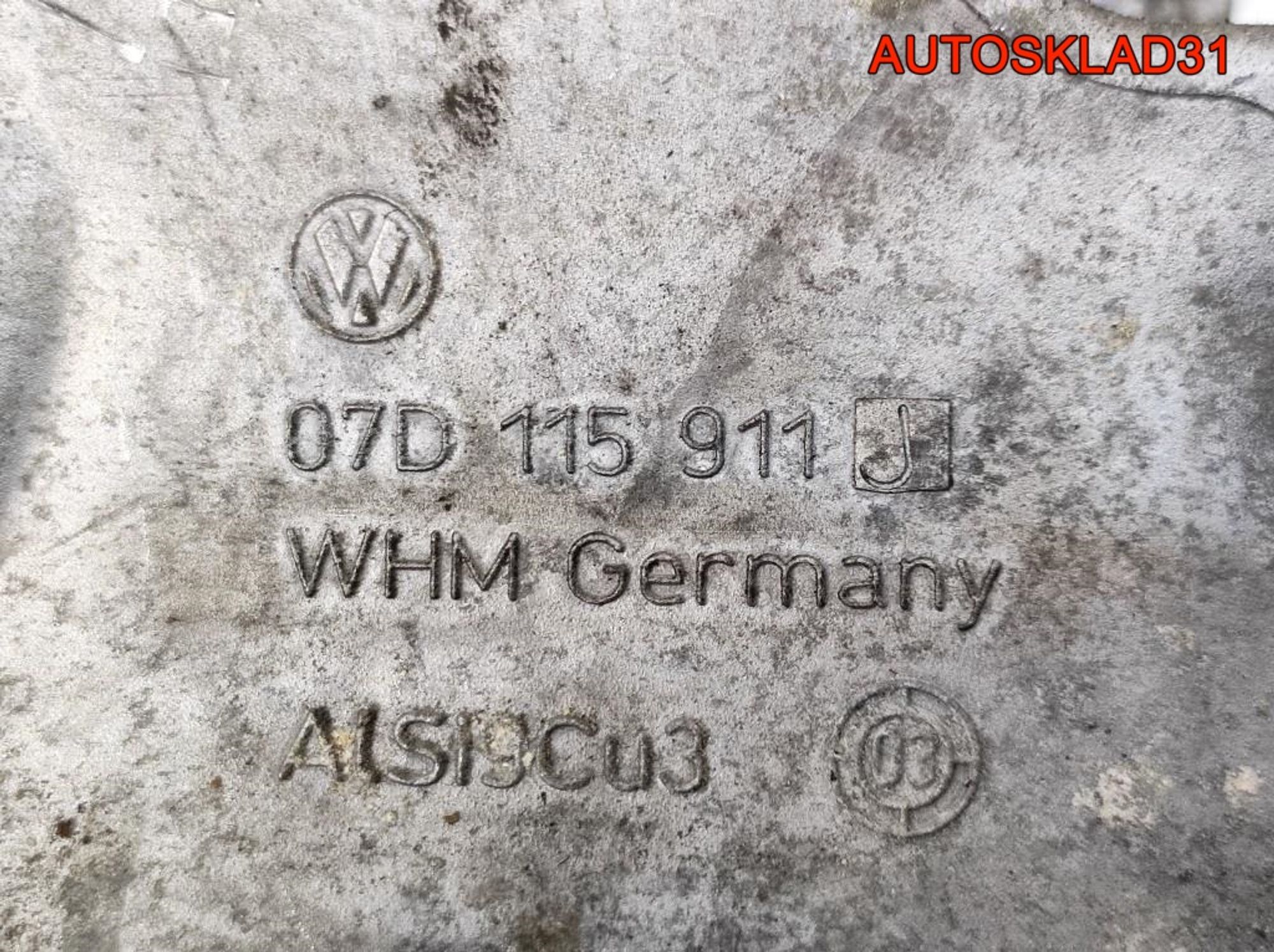 Корпус масляного фильтра Audi A8 D3 6.0BHT 07D115911J, 3600 рублей, Дубовое