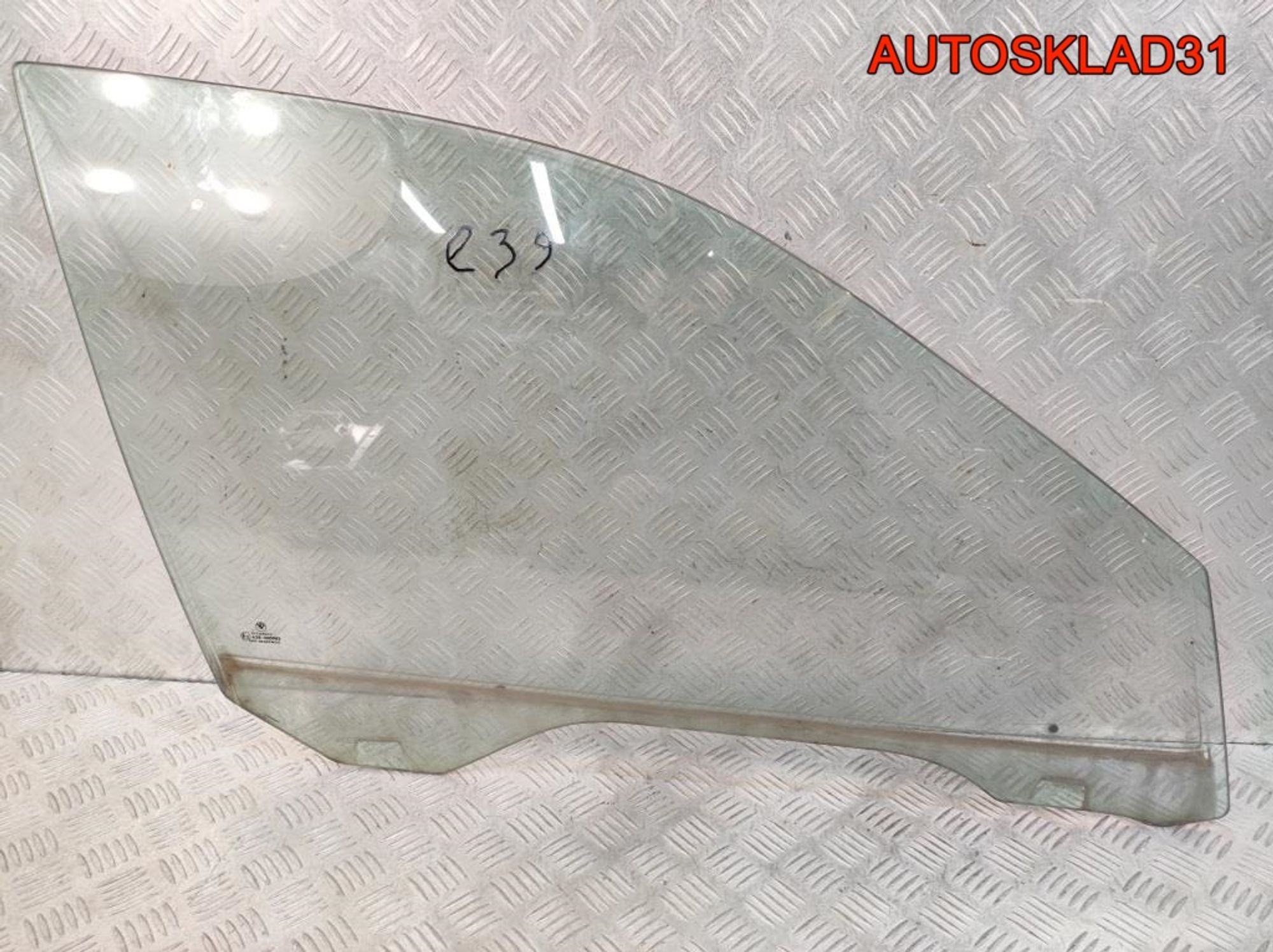 Стекло двери передней правой BMW E39 51328159170, 1300 рублей, Дубовое