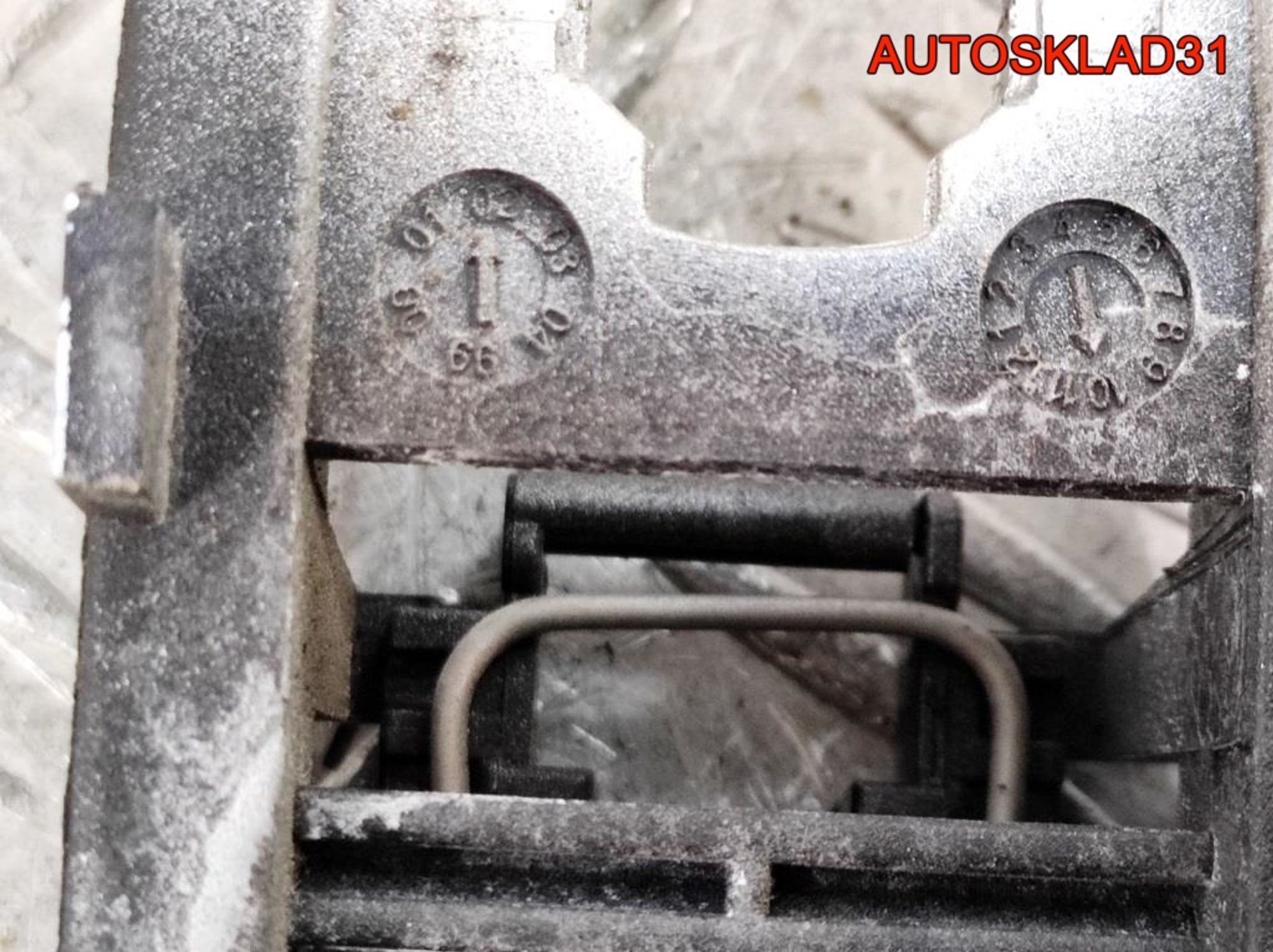 Кронштейн ручки задней правой Mercedes W211, 500 рублей, Дубовое