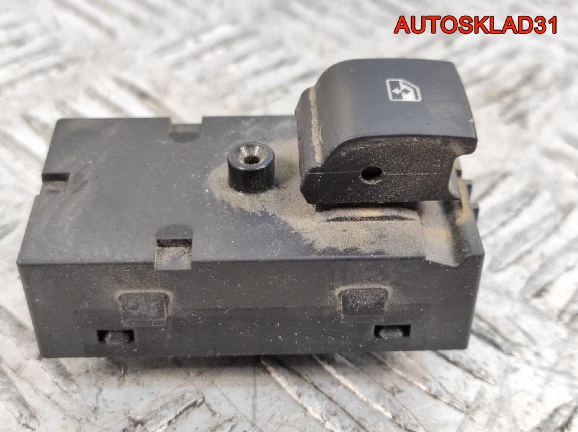 Кнопка стеклоподъемника Opel Astra J 13301888, 900 рублей, Дубовое