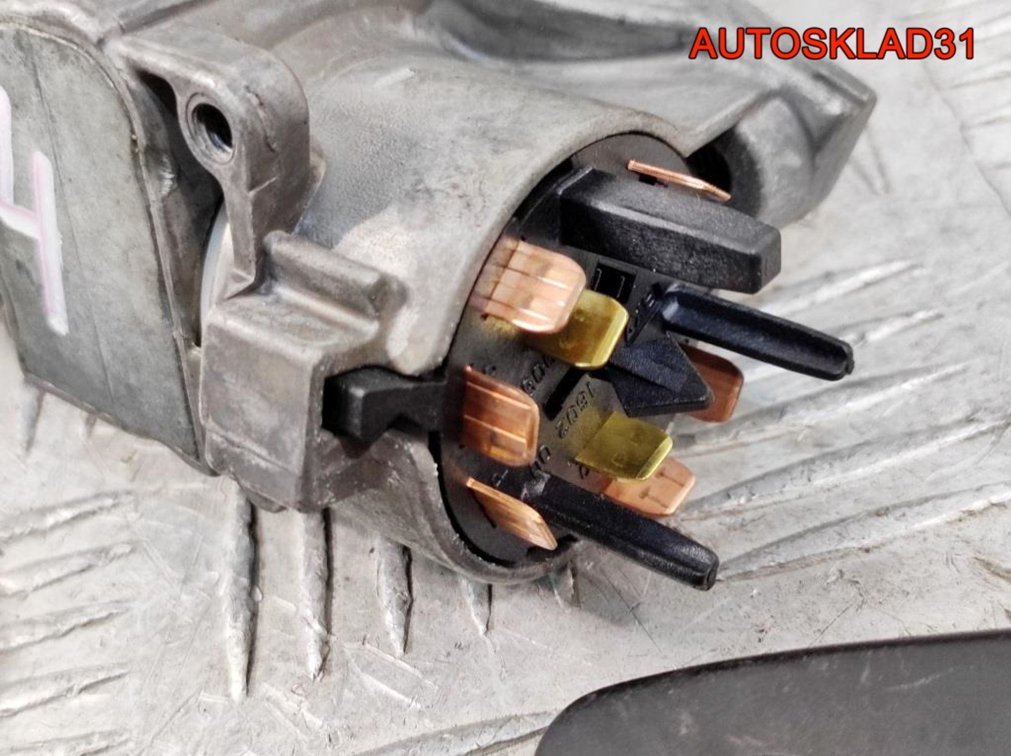 Комплект замок зажигания и личинки с ключом VW Passat B5 4B0905851A, 4500 рублей, Дубовое