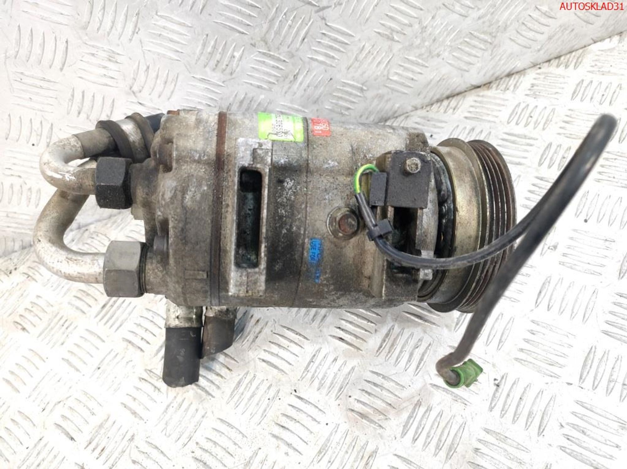 Компрессор кондиционера VW Passat B5 8D0260805D, 7200 рублей, Дубовое