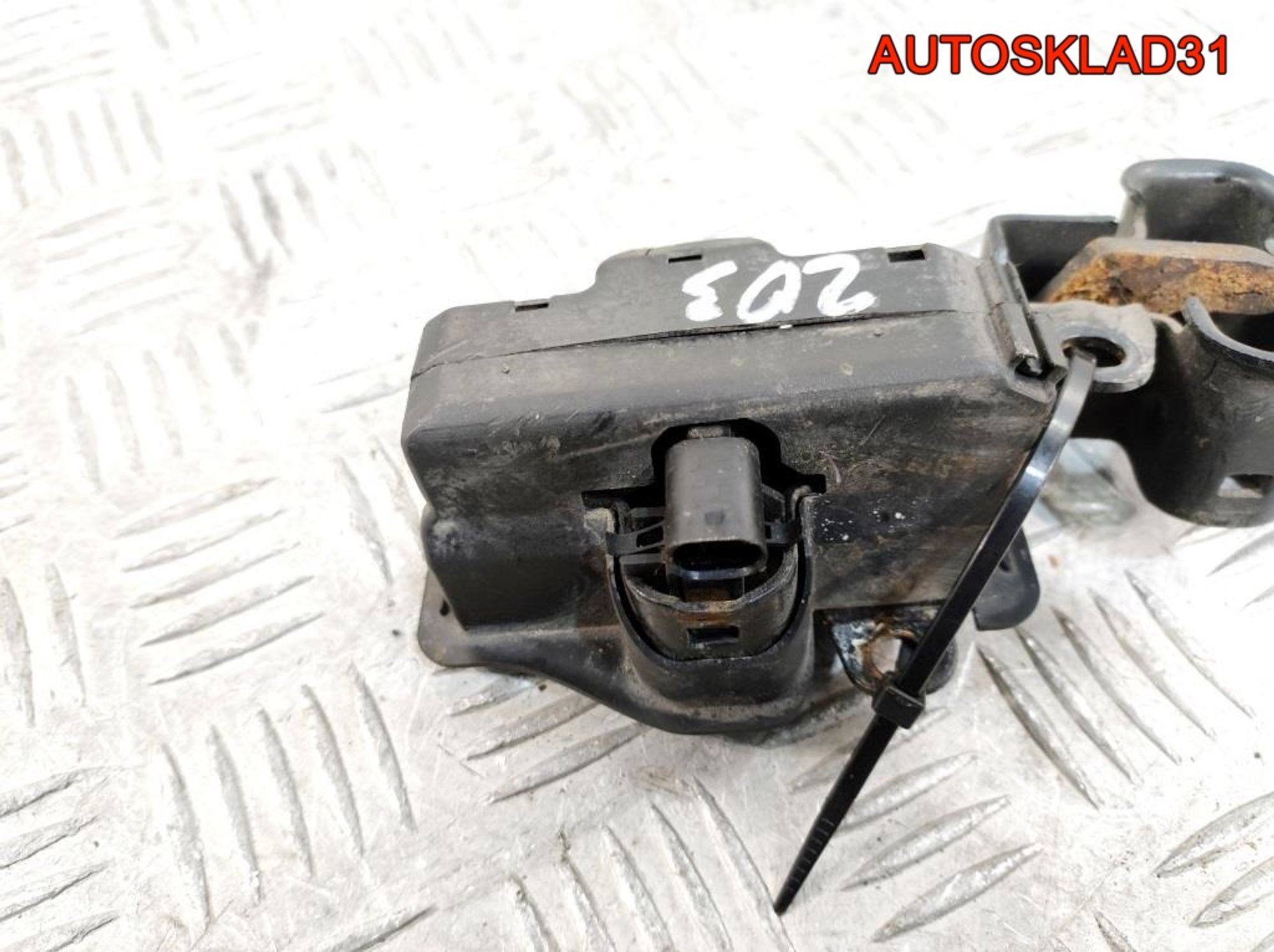 Замок капота Mercedes-Benz W203 A2038800060, 1400 рублей, Дубовое