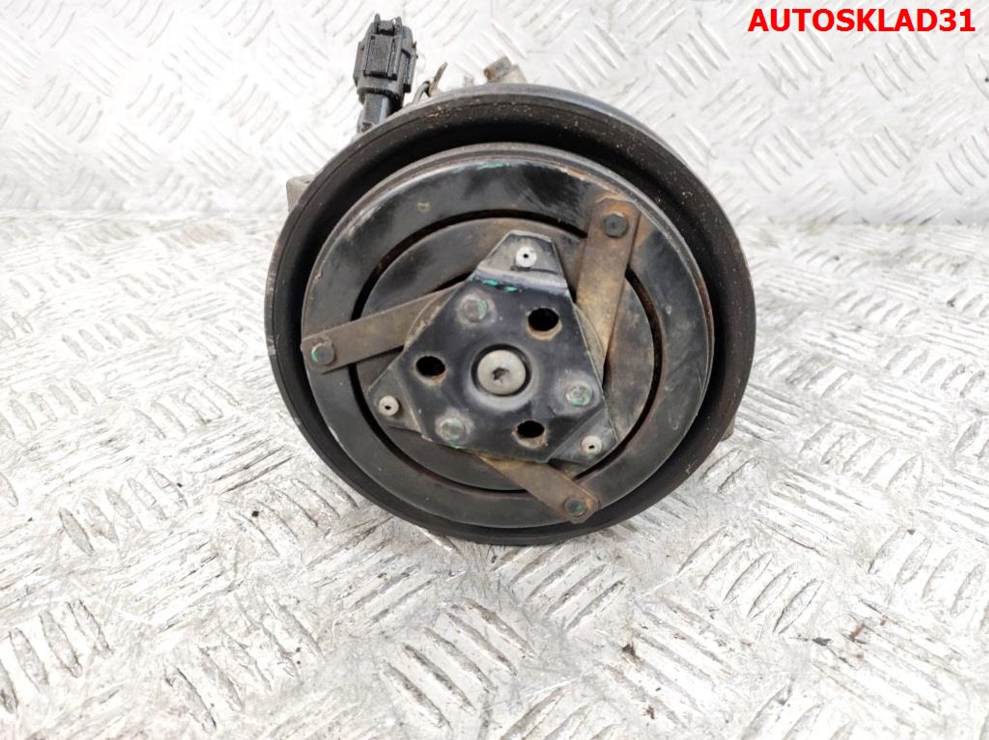 Компрессор кондиционера Nissan Almera N16 1,8 QG18 926009F500, 5000 рублей, Дубовое