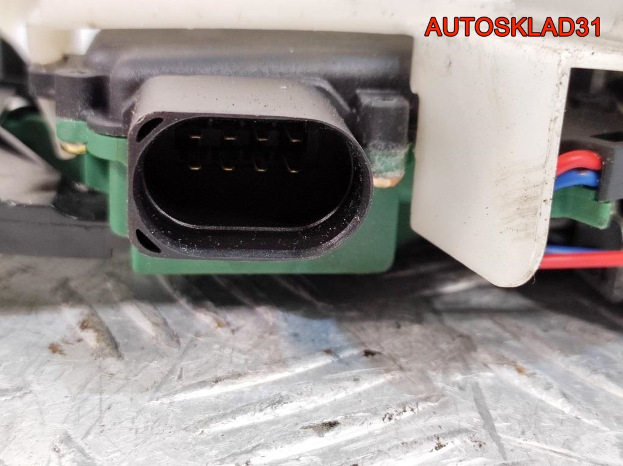 Замок двери передней левой VW Passat B5 3B1837015Q, 3200 рублей, Дубовое