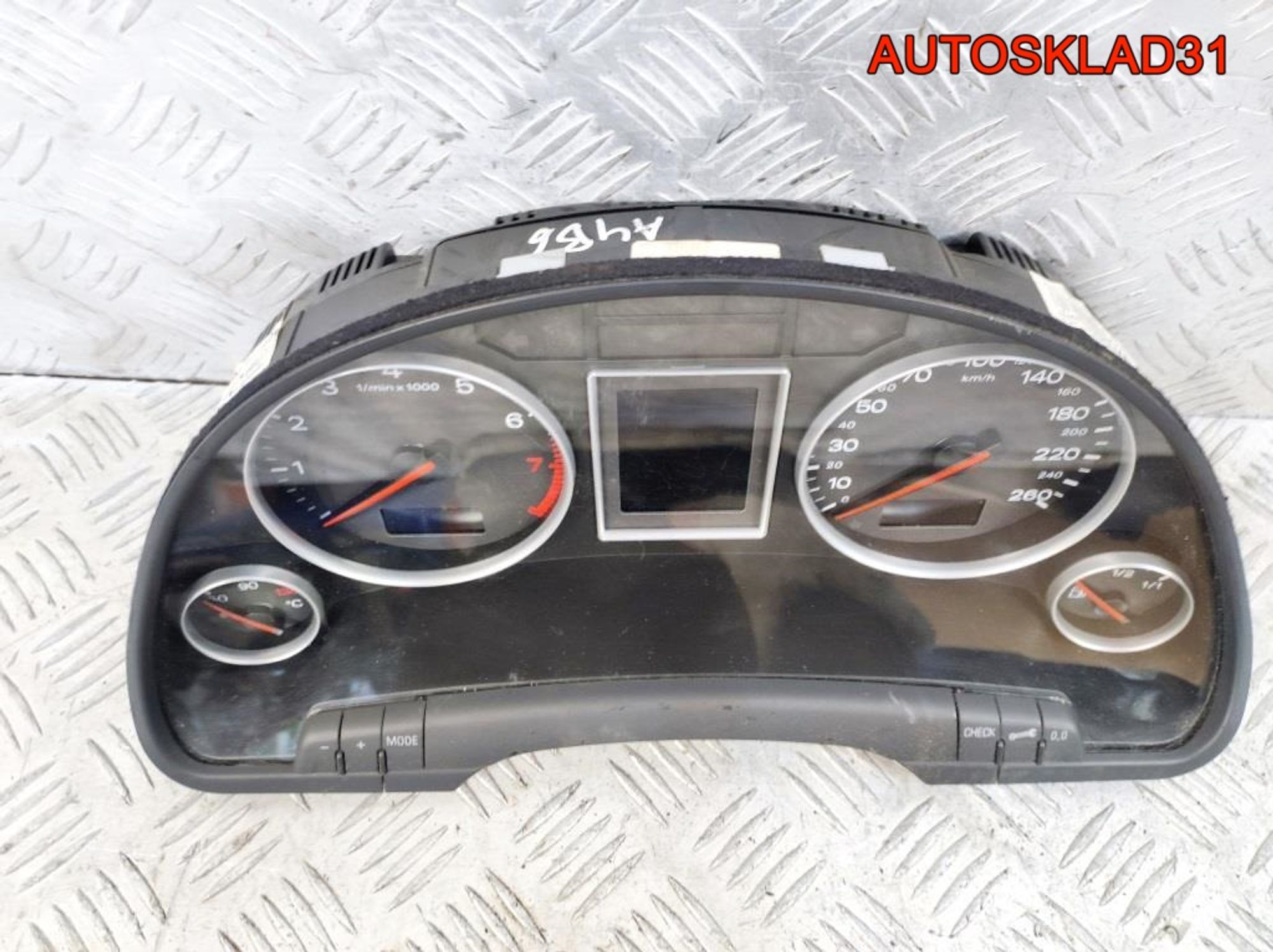 Панель приборов Audi A4 B6 8E0920900HX Бензин, 4100 рублей, Дубовое