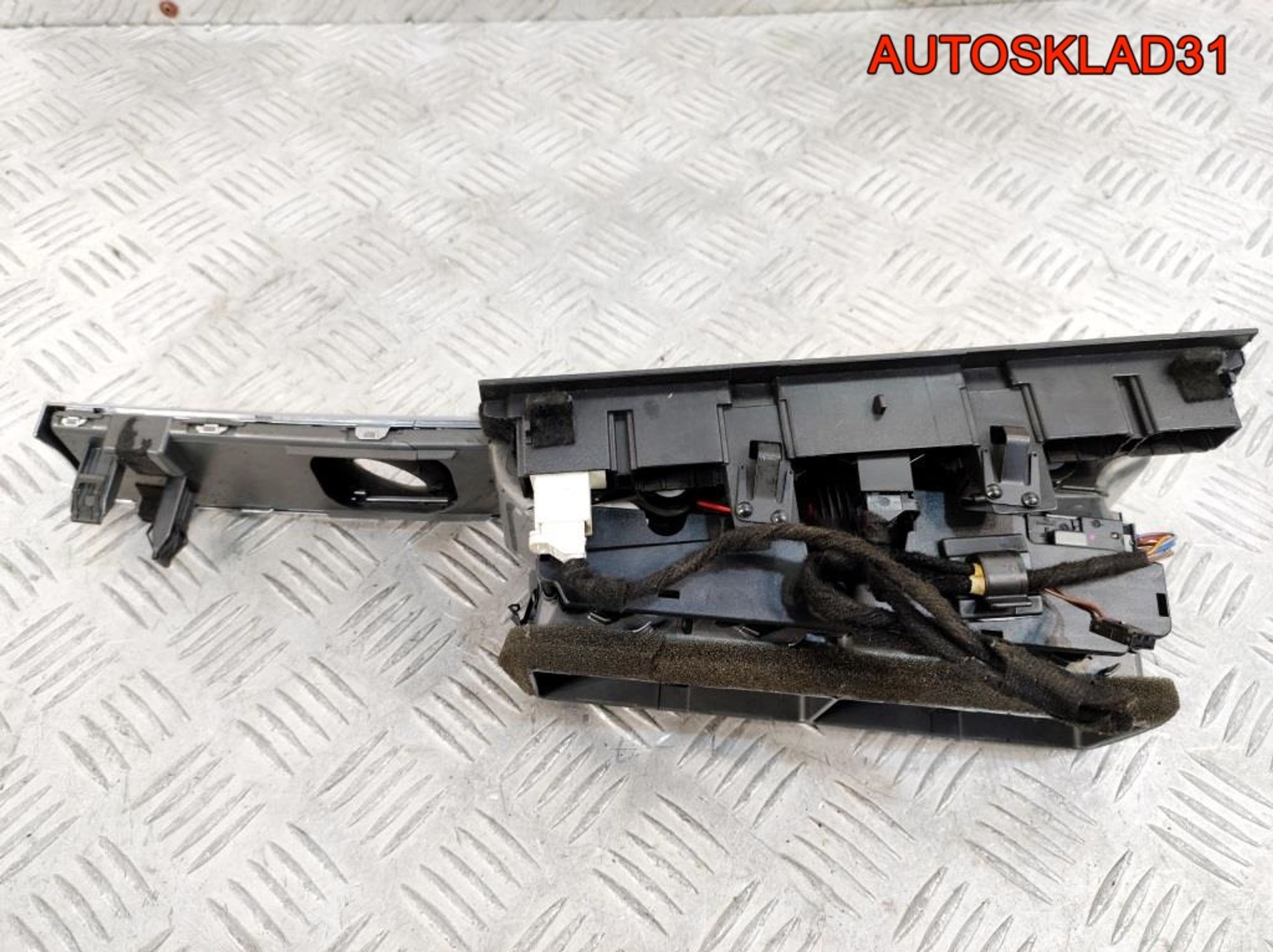 Дефлектор воздушный Audi A6 C6 4F1820951, 3200 рублей, Дубовое