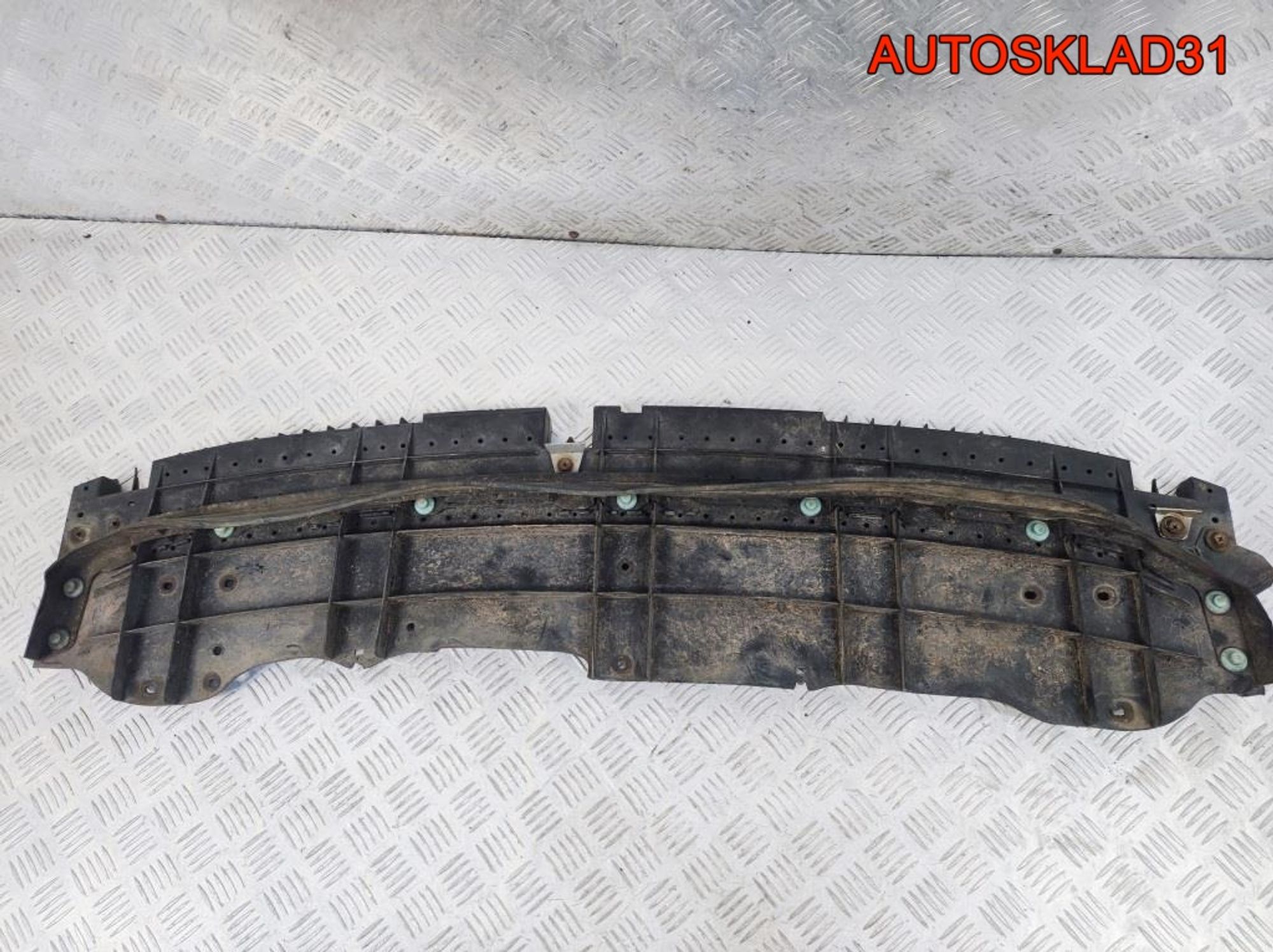 Пыльник двигателя Toyota Aygo 526180H010, 1700 рублей, Дубовое