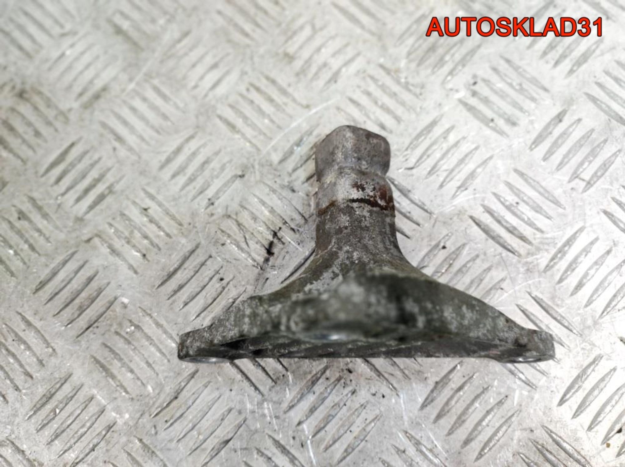Кронштейн двигателя передний Audi A6 C6 4F0199343G, 500 рублей, Дубовое