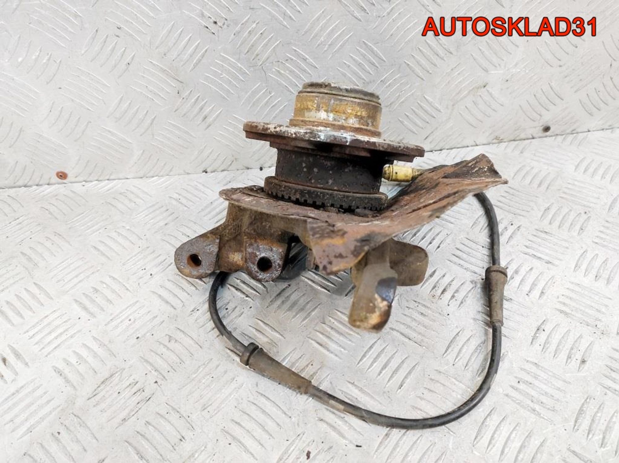 Кулак поворотный передний правый Opel Omega B, 1800 рублей, Дубовое