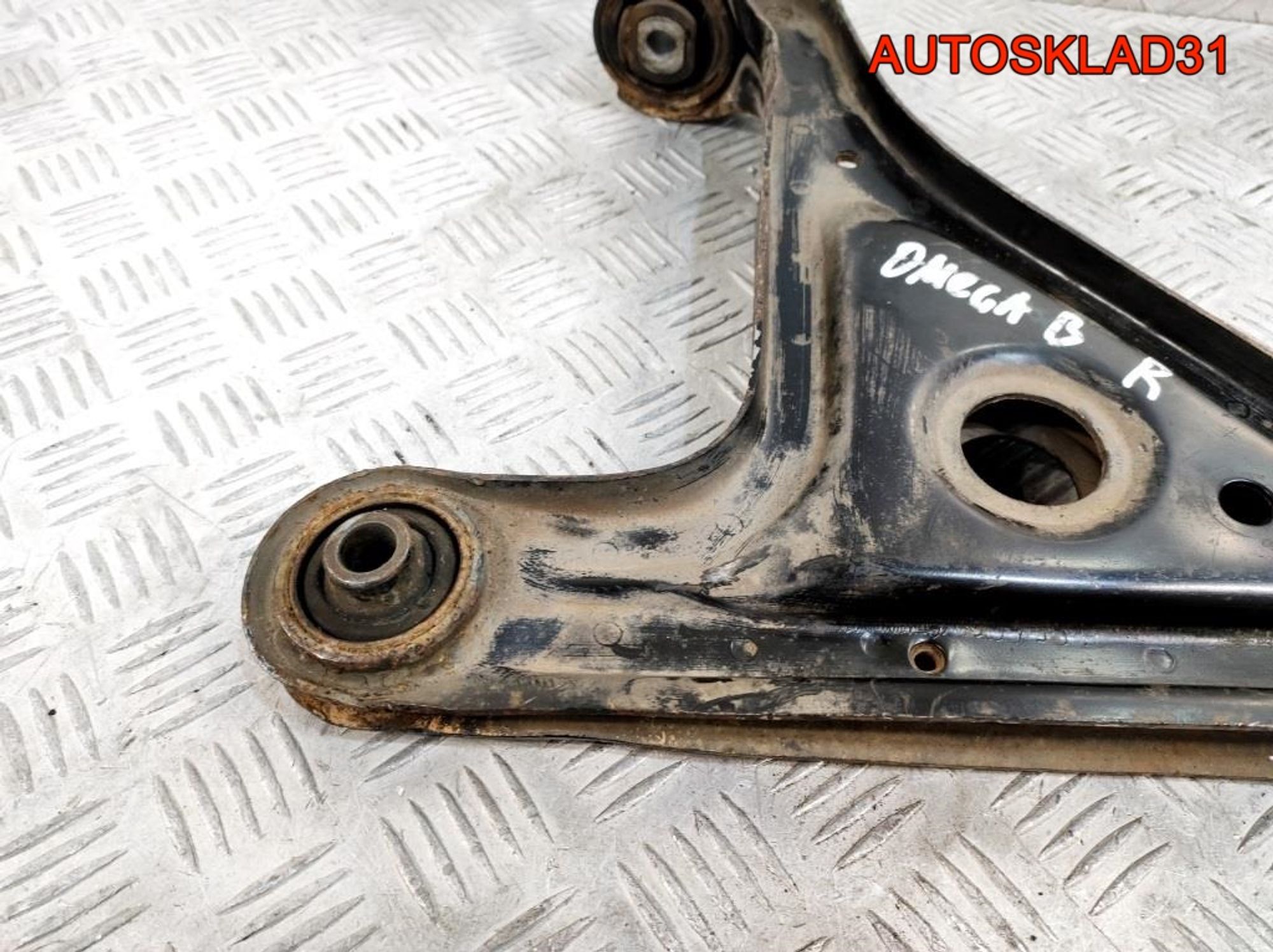 Рычаг передний правый нижний Opel Omega B 90576789, 3200 рублей, Дубовое