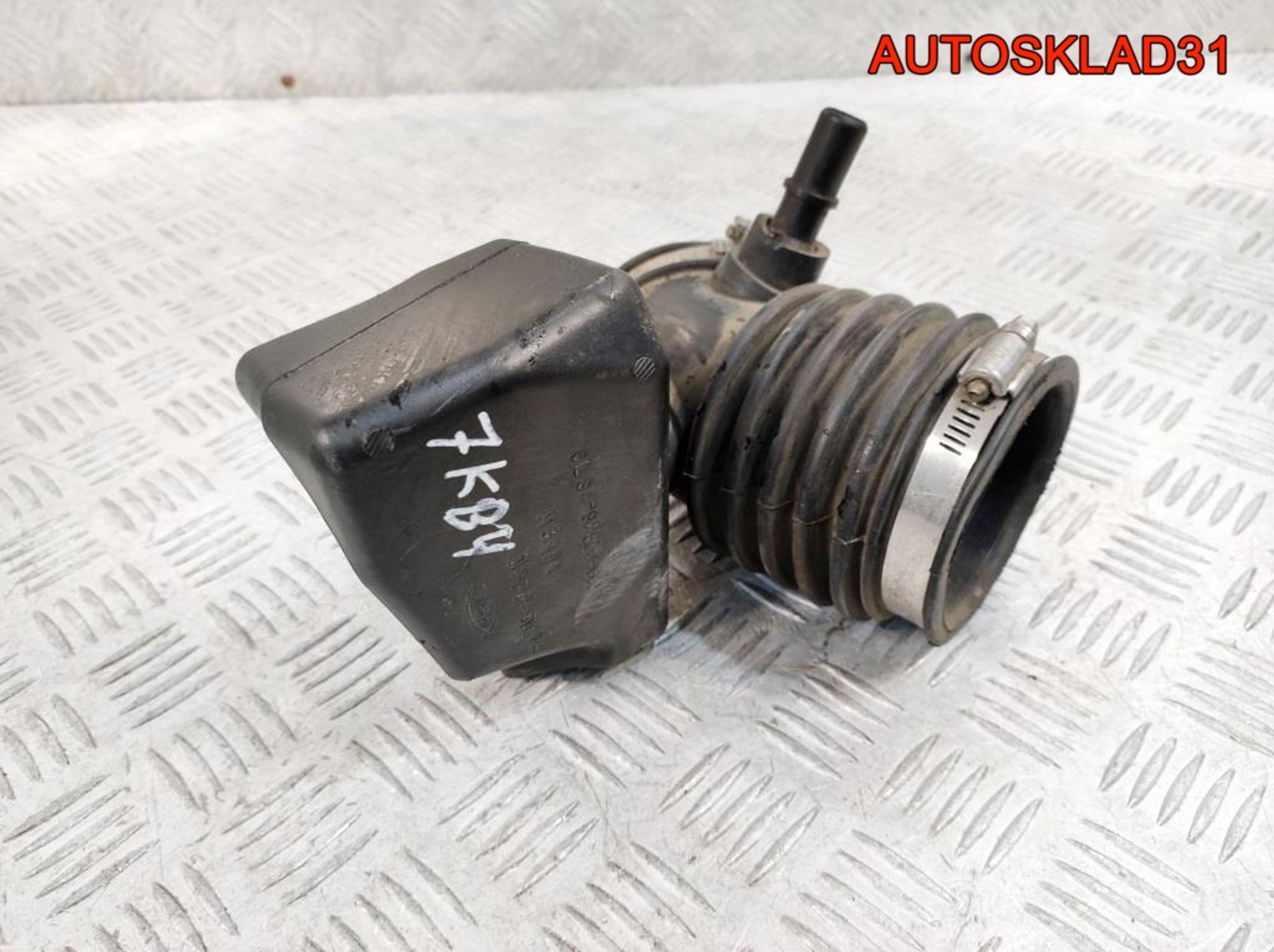 Резонатор воздушного фильтра Ford Maverick 2 3,0 7KB4 6L849F805BA, 900 рублей, Дубовое