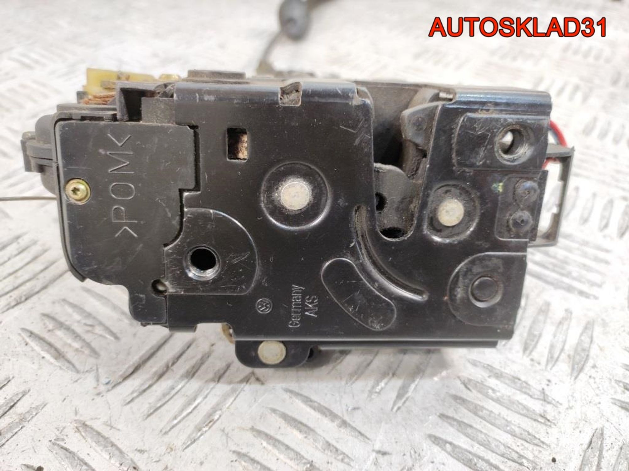 Замок двери задний левый VW Passat B5 3B0837867, 3500 рублей, Дубовое