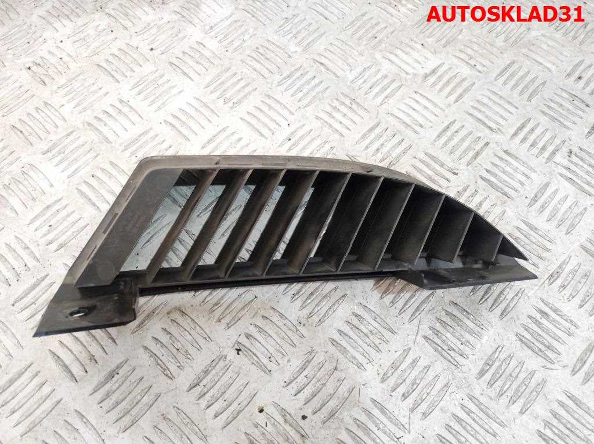 Решетка радиатора левая Mitsubishi Colt 6 MN127773, 1500 рублей, Дубовое