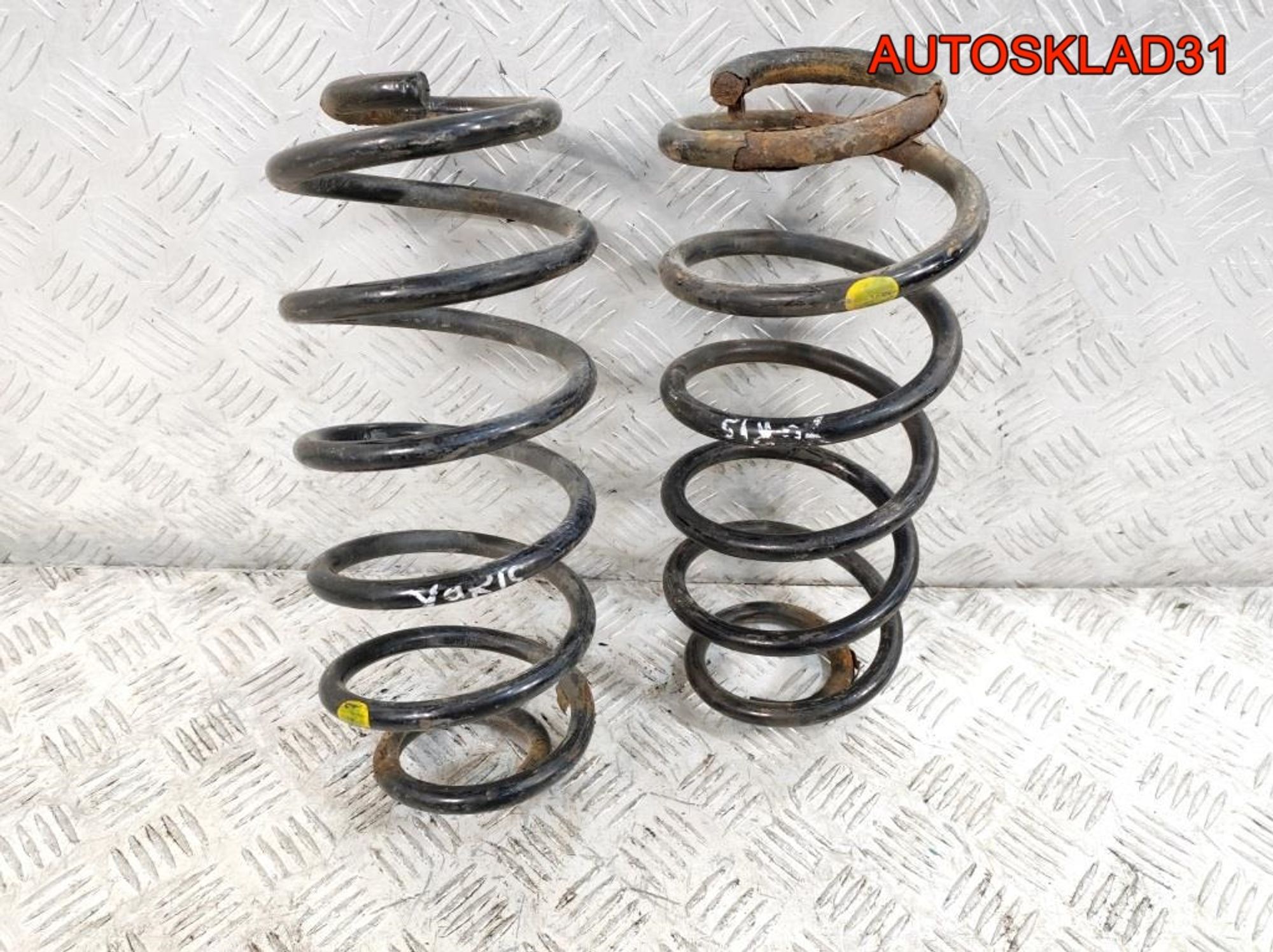 Пружина подвески задняя Комплект Toyota Yaris 1.3 1NR 482310D170, 2000 рублей, Дубовое