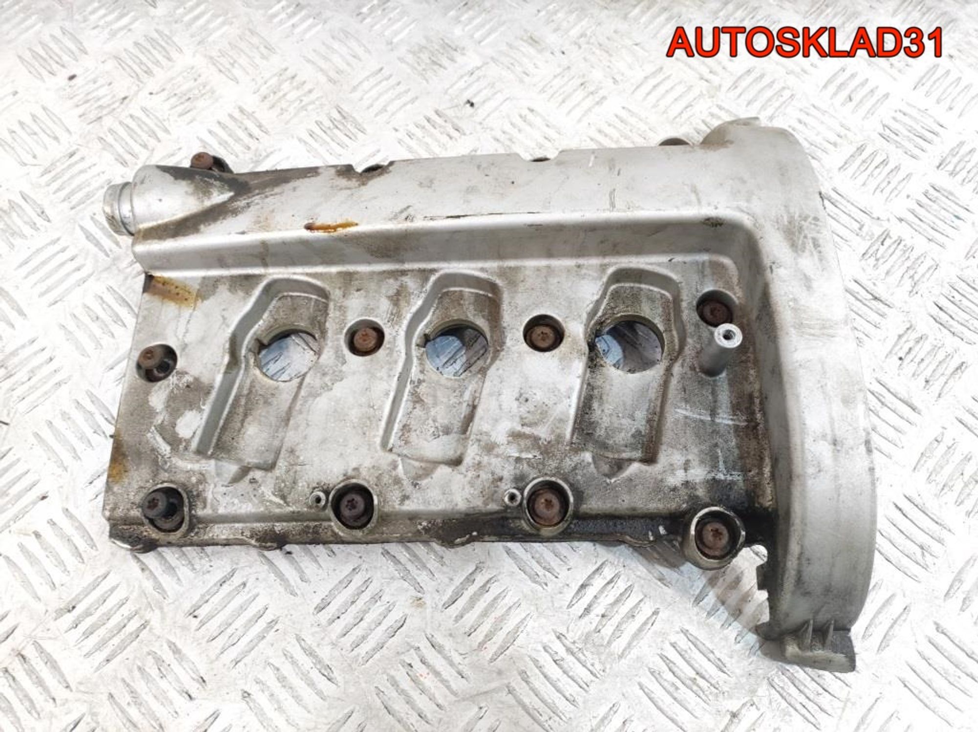 Крышка клапанная правая Audi A4 B6 3,0 ASN 06C103472G, 1500 рублей, Дубовое