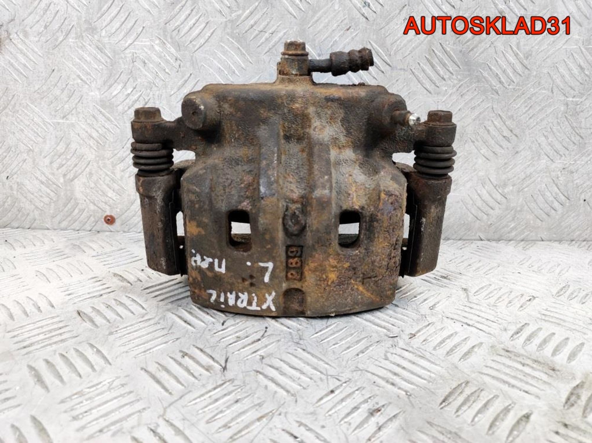 Суппорт тормозной передний левый Nissan X-Trail T30 410118H300, 2300 рублей, Дубовое