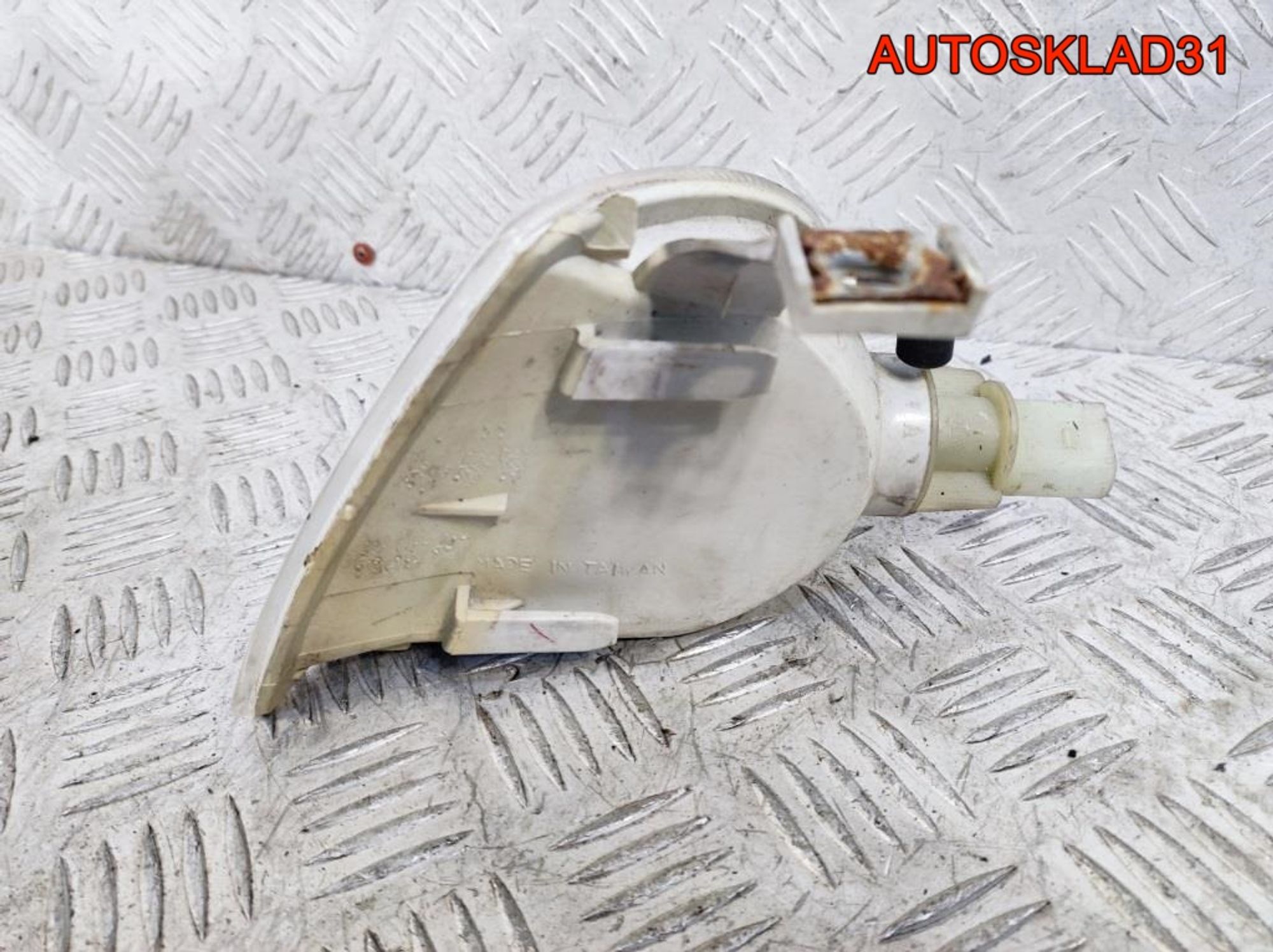 Указатель поворота правый белый Skoda Octavia A4, 500 рублей, Дубовое