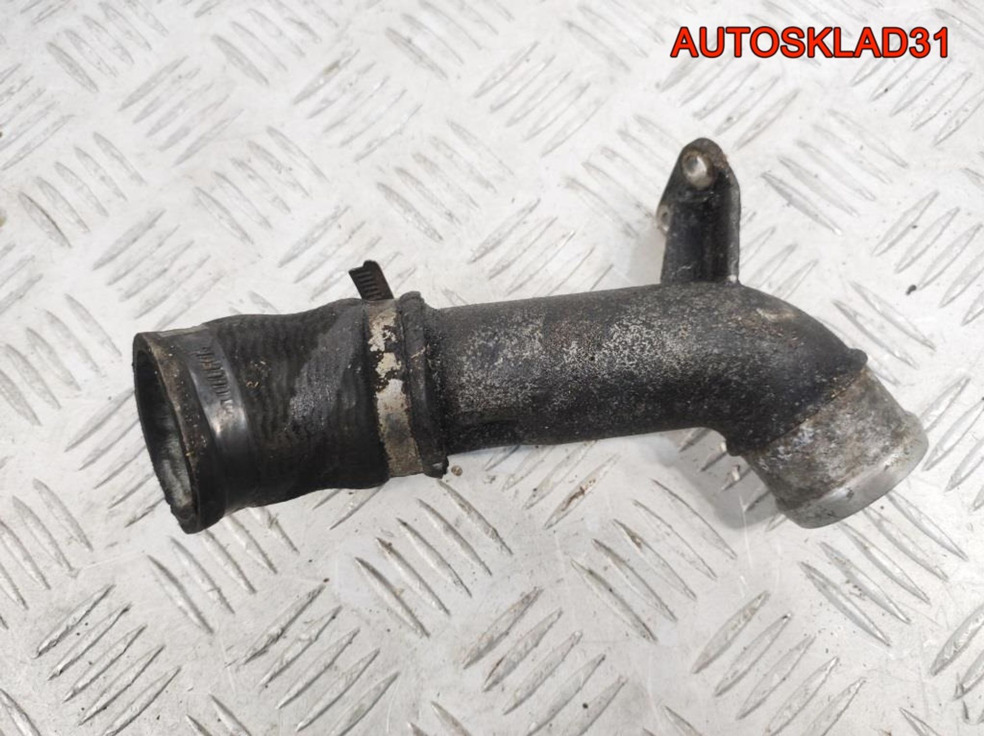 Фланец системы охлаждения Mercedes W220 A6132030015, 700 рублей, Дубовое