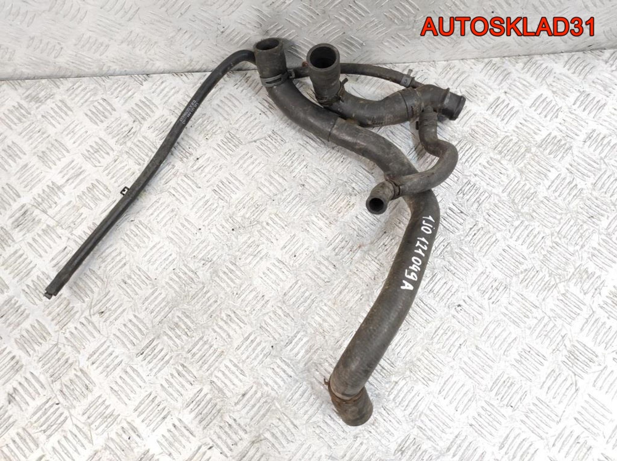 Патрубок радиатора VW Golf 4 1,6 Бензин 1J0121049A, 2000 рублей, Дубовое