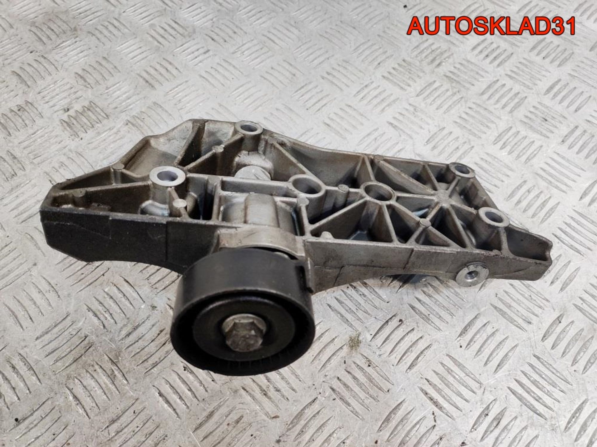 Кронштейн генератора VW Polo 4 1,4 AUA 036145169G, 1100 рублей, Дубовое