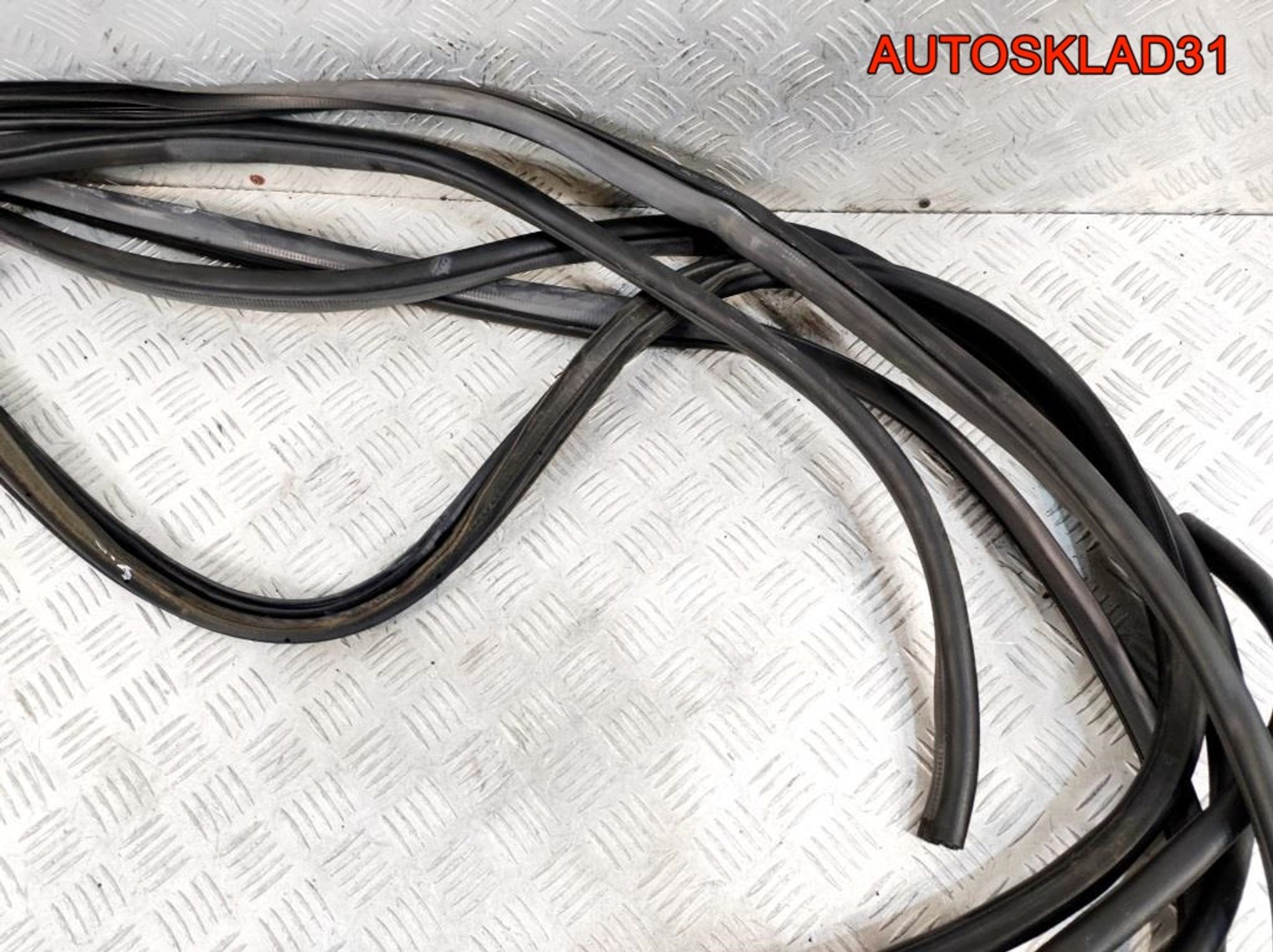 Уплотнитель двери Комплект Kia Rio 2 Хетчбэк, 4500 рублей, Дубовое