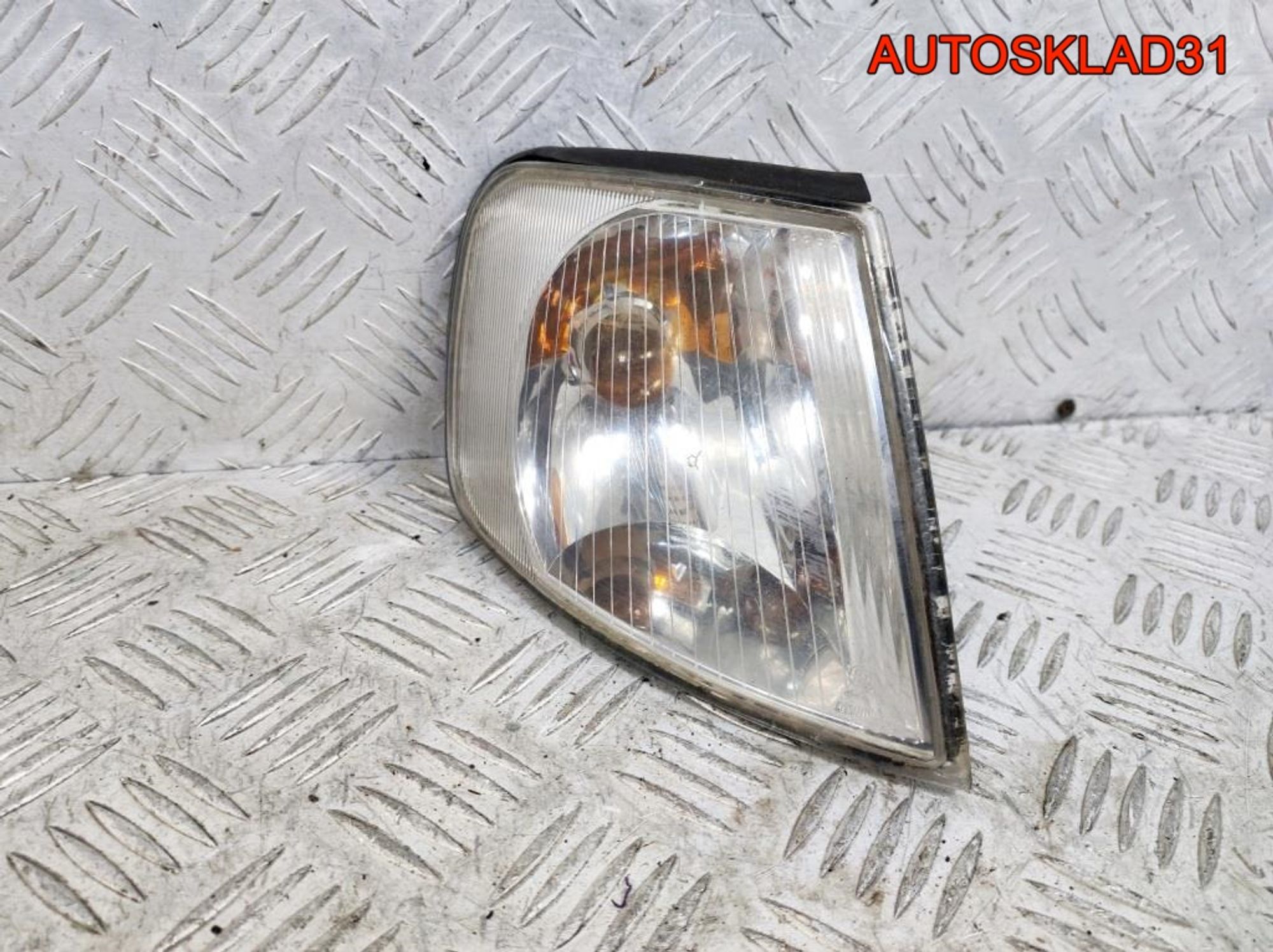 Указатель поворота правый белый Audi A3 8L0953050, 500 рублей, Дубовое