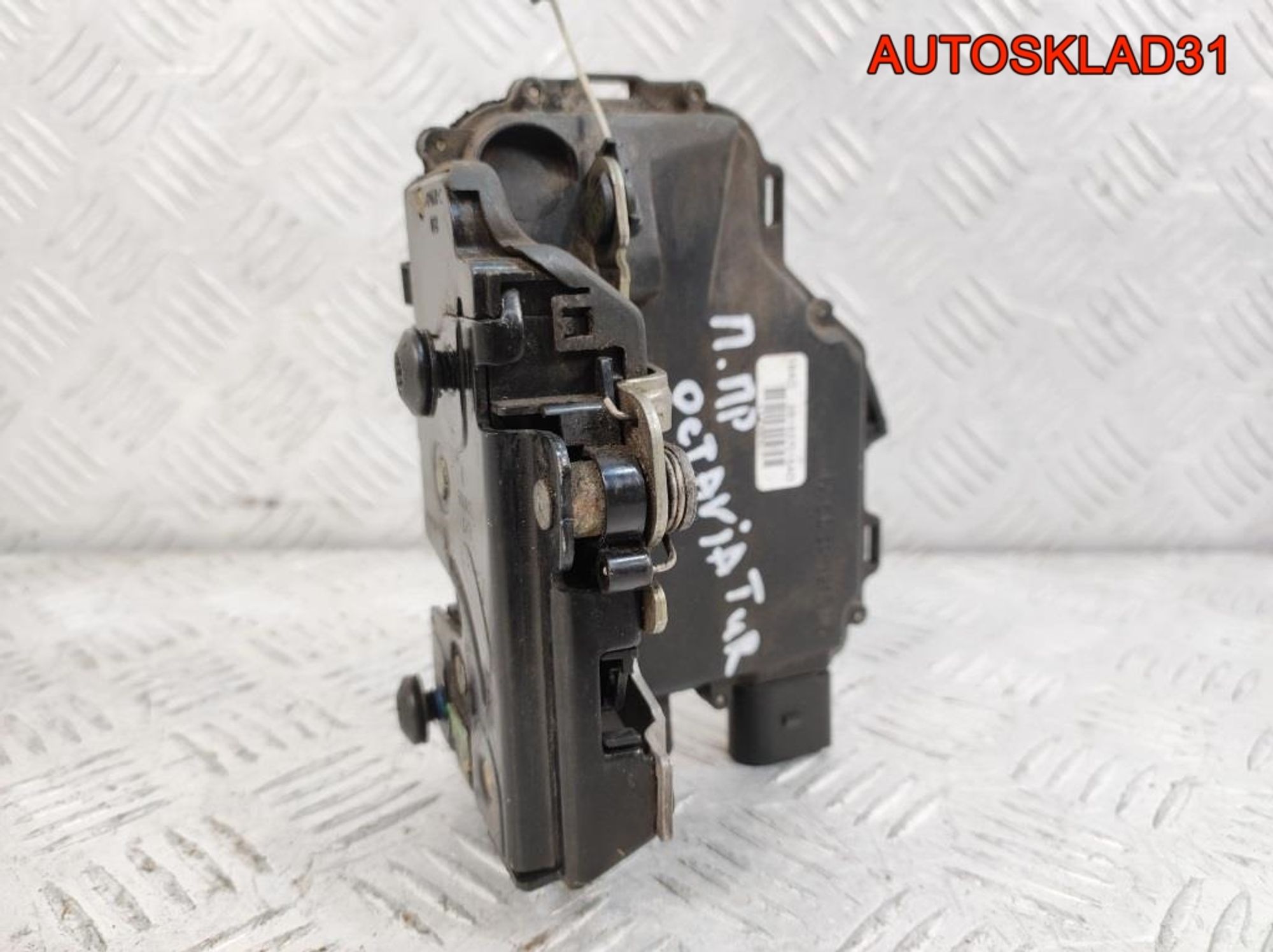 Замок двери передней правой Skoda Octavia A4 3B183016AD, 2200 рублей, Дубовое