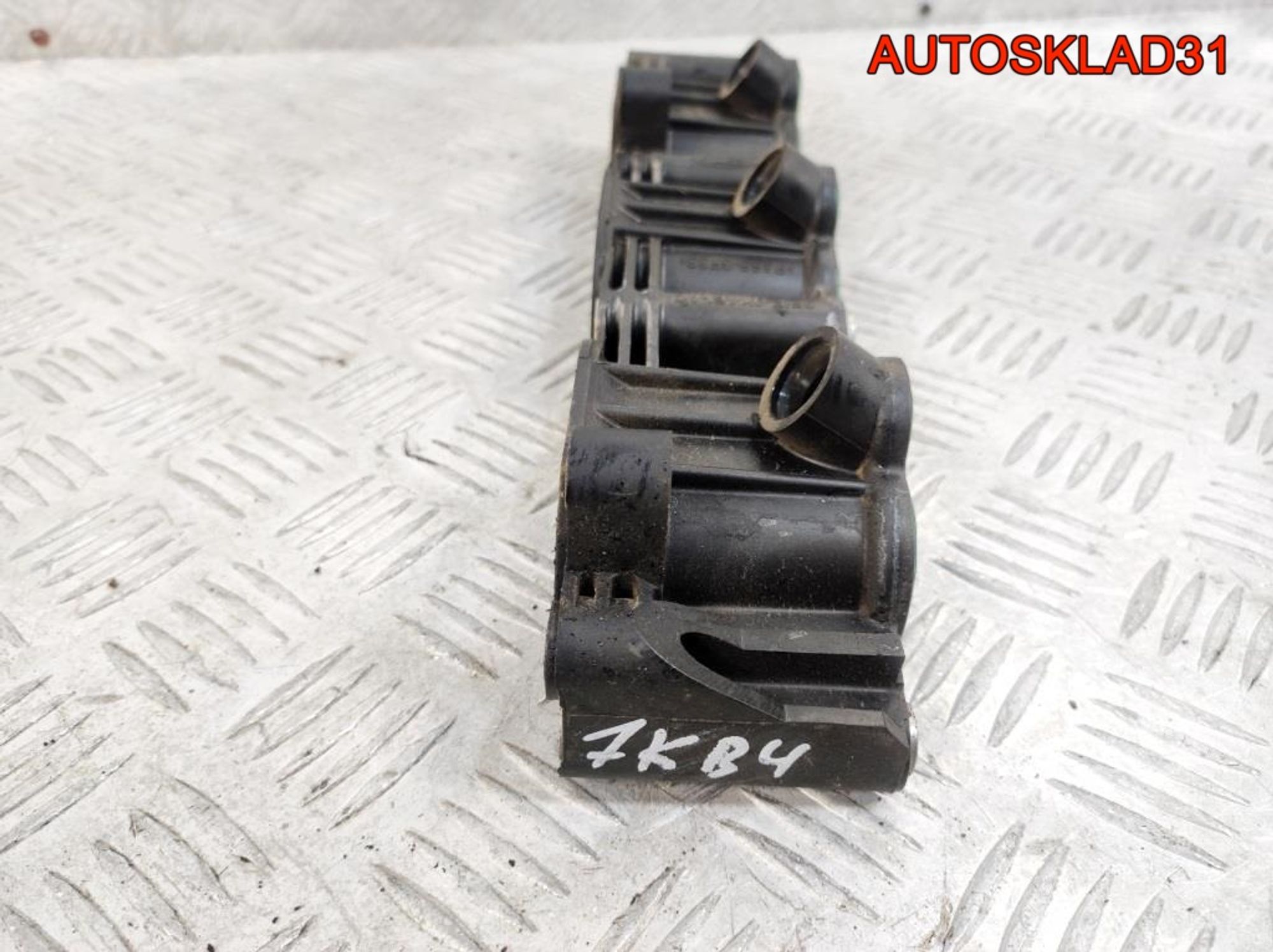 Коллектор впускной Ford Maverick 2 3,0 7KB4 3F1E9K461AC, 900 рублей, Дубовое