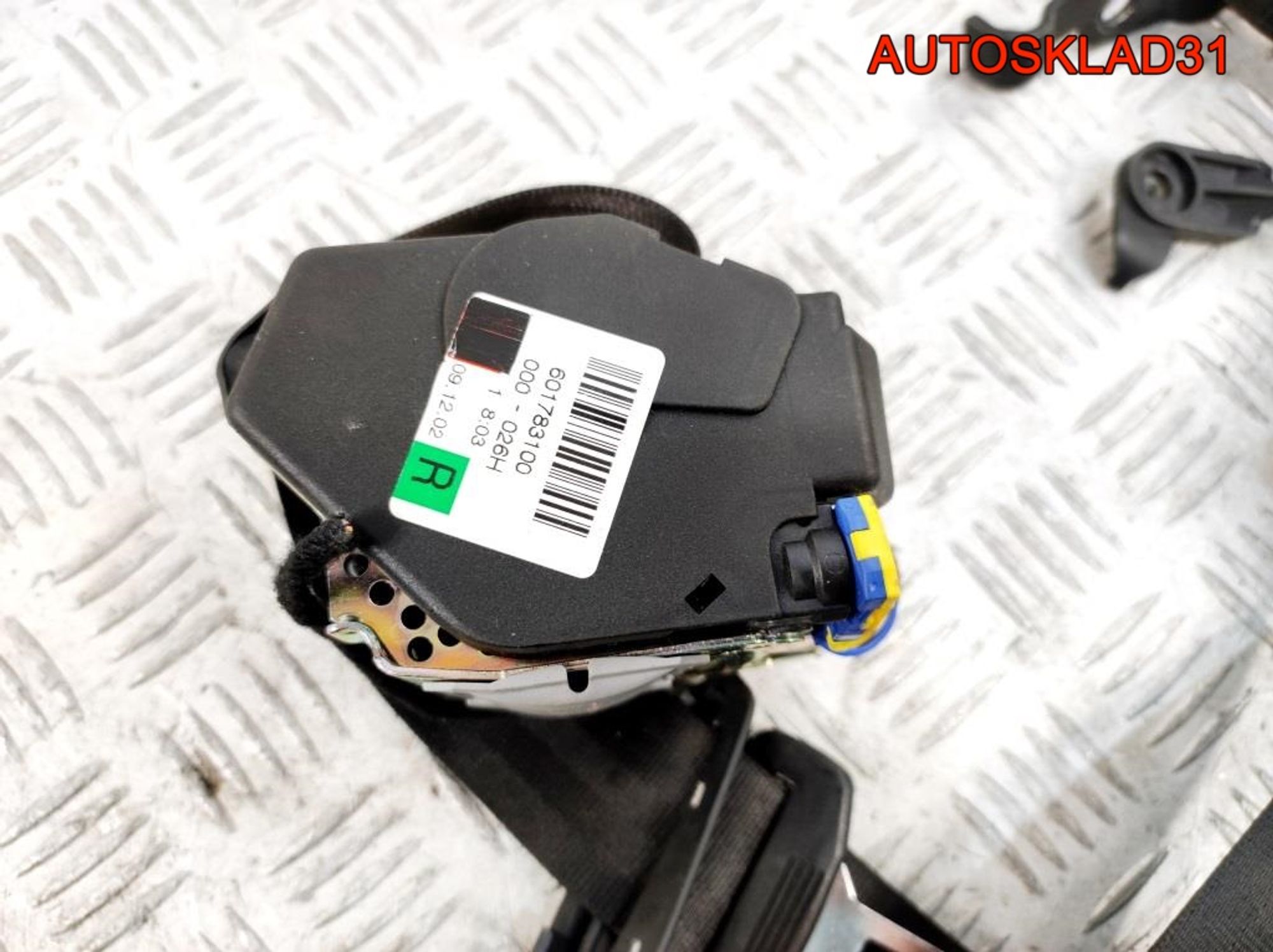 Ремень безопасности задний правый Audi A8 D3 4E0857806B, 1100 рублей, Дубовое