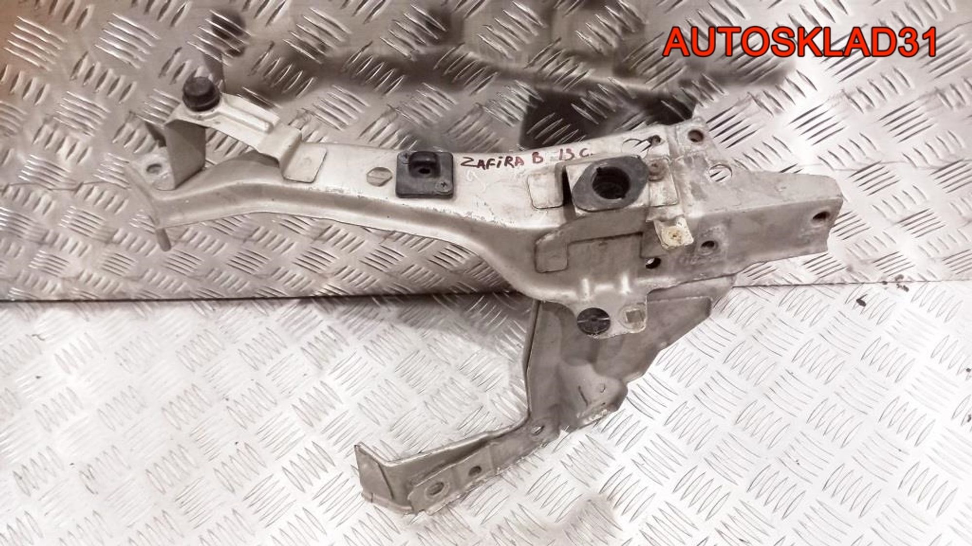 Кронштейн фары правый Opel Zafira B 93184625, 1800 рублей, Дубовое