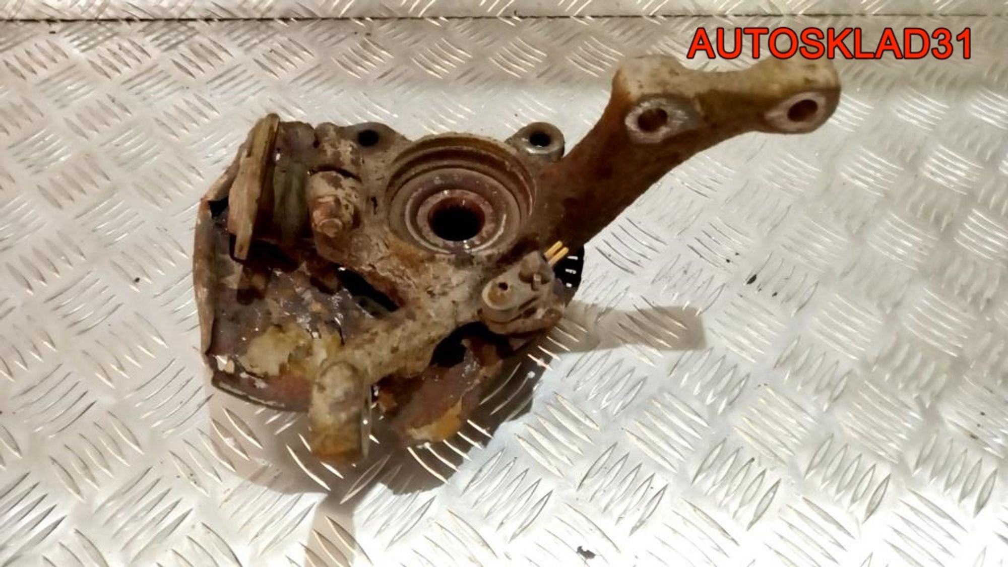 Кулак поворотный передний правый VW Golf 3 357407256C, 3000 рублей, Дубовое