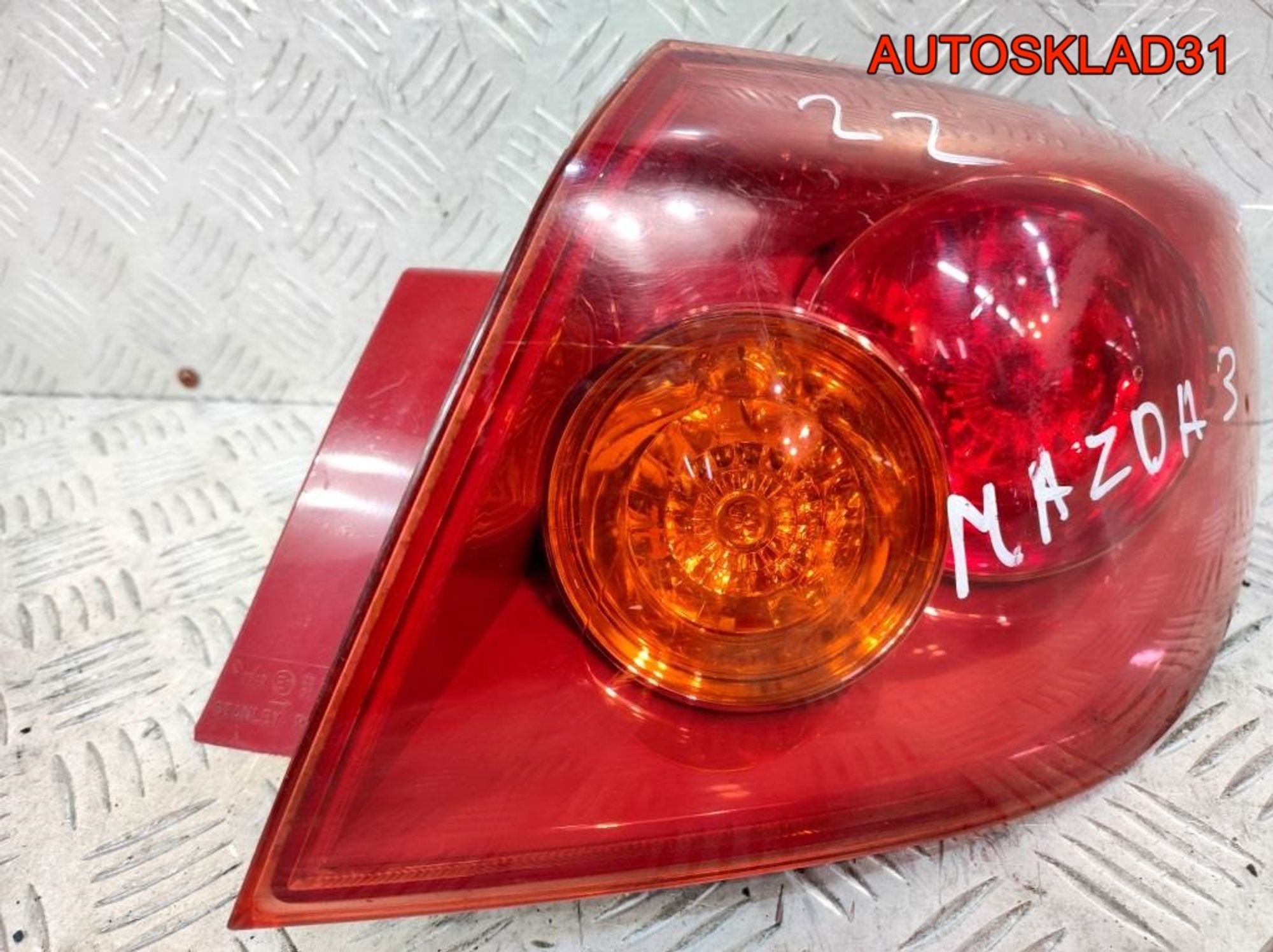 Фонарь задний правый Mazda 3 BP4K51170D Хетчбэк, 2700 рублей, Дубовое