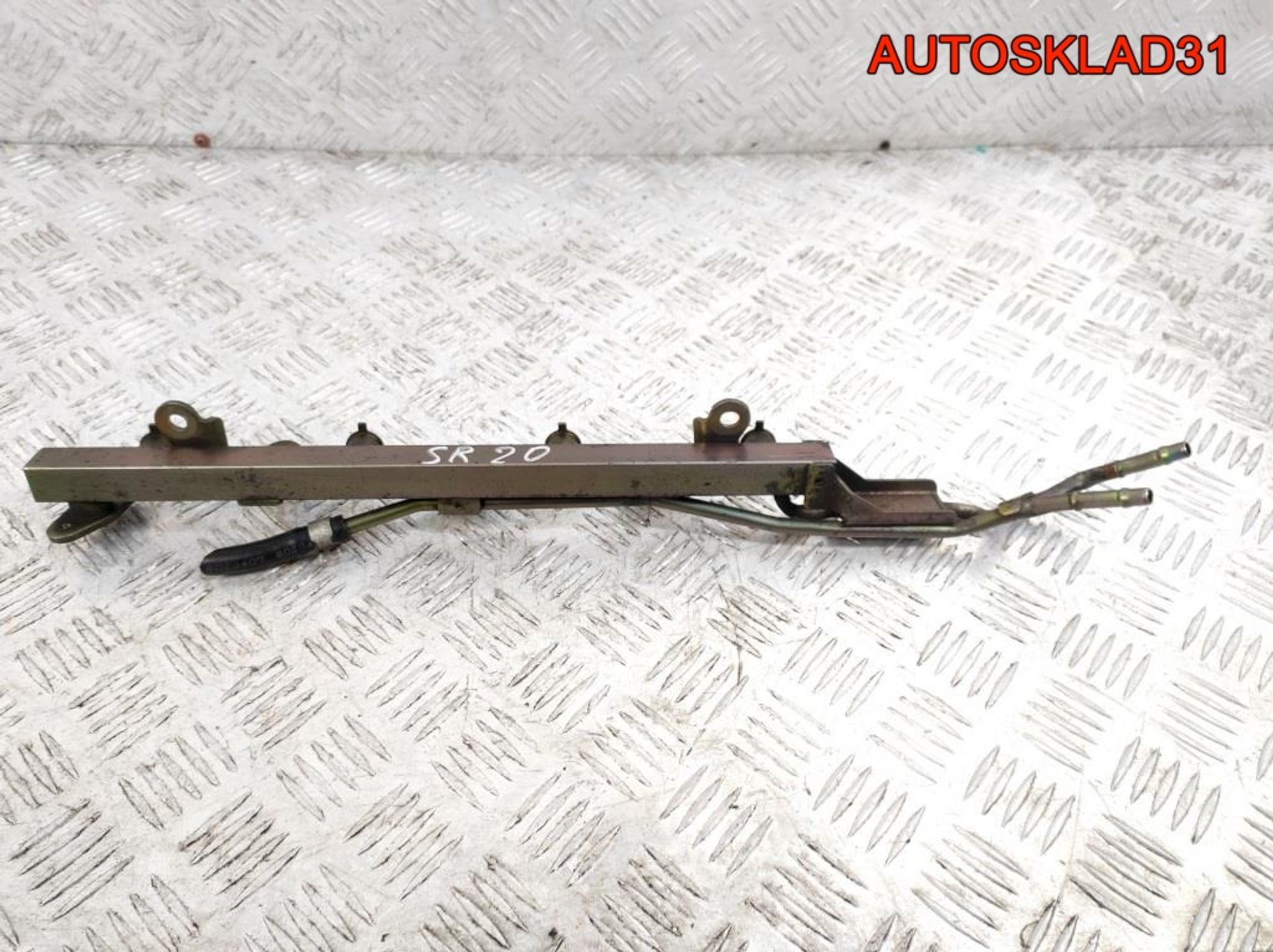 Рейка топливная Nissan Primera P11 2,0 SR20DE 175207J400, 1500 рублей, Дубовое
