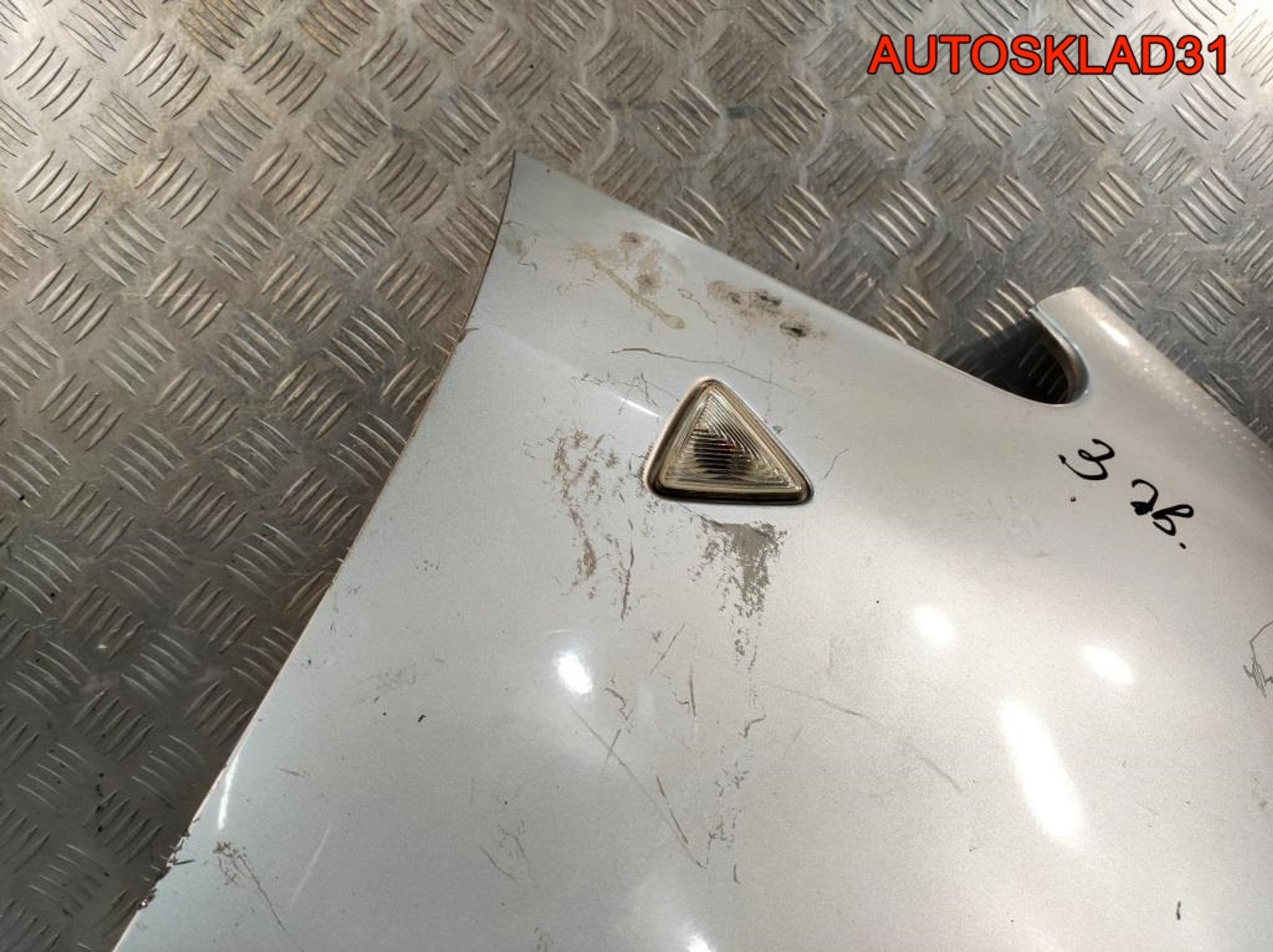 Крыло переднее правое три двери Mitsubishi Colt Z3 MN161904, 4500 рублей, Дубовое