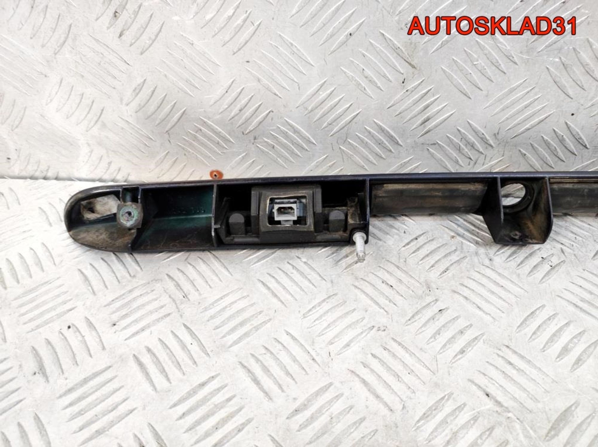 Накладка двери багажника Audi A3 8L 8D9827574, 3200 рублей, Дубовое