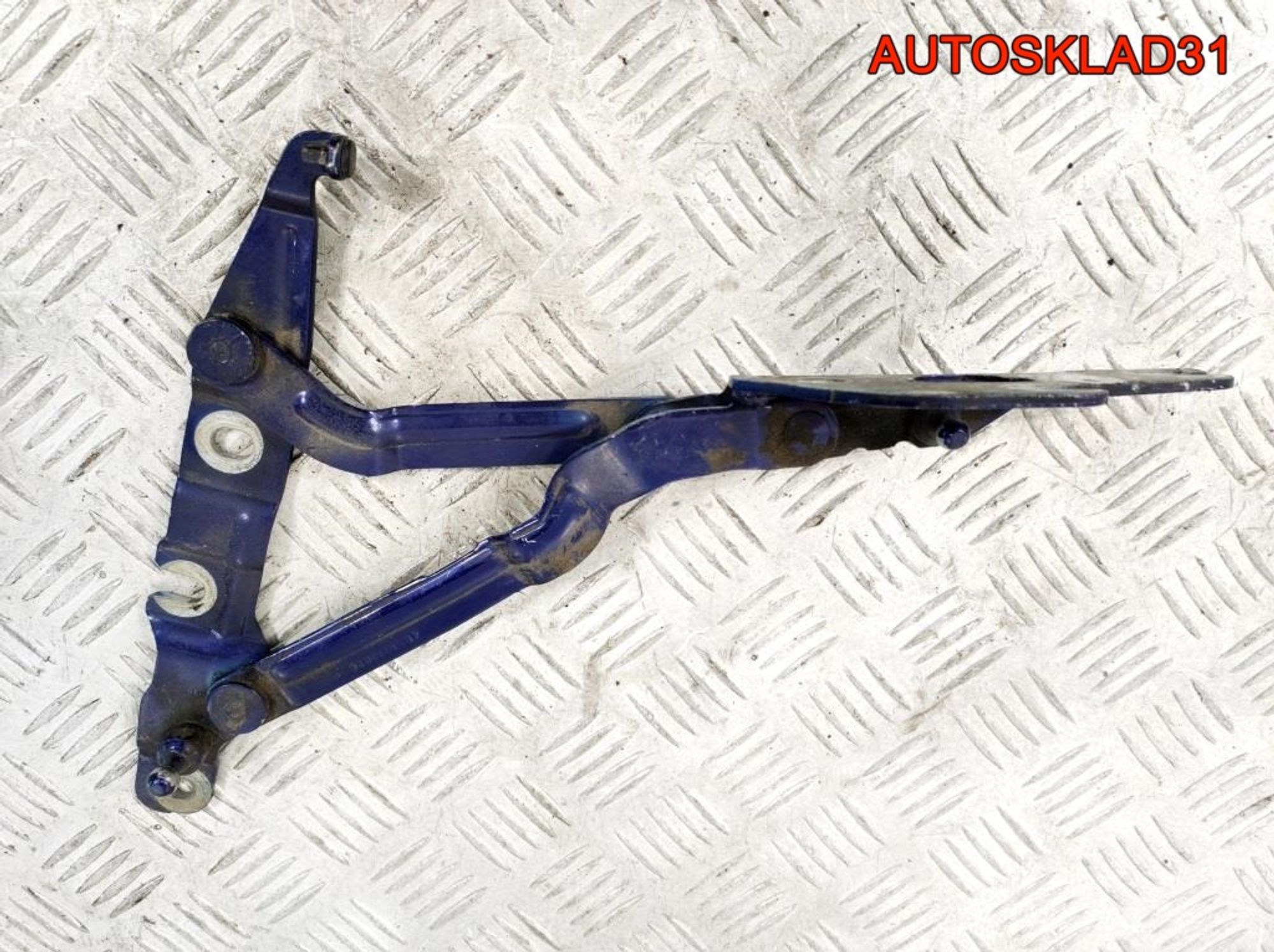 Петля багажника правая Audi A6 C5 4B5827302C, 900 рублей, Дубовое