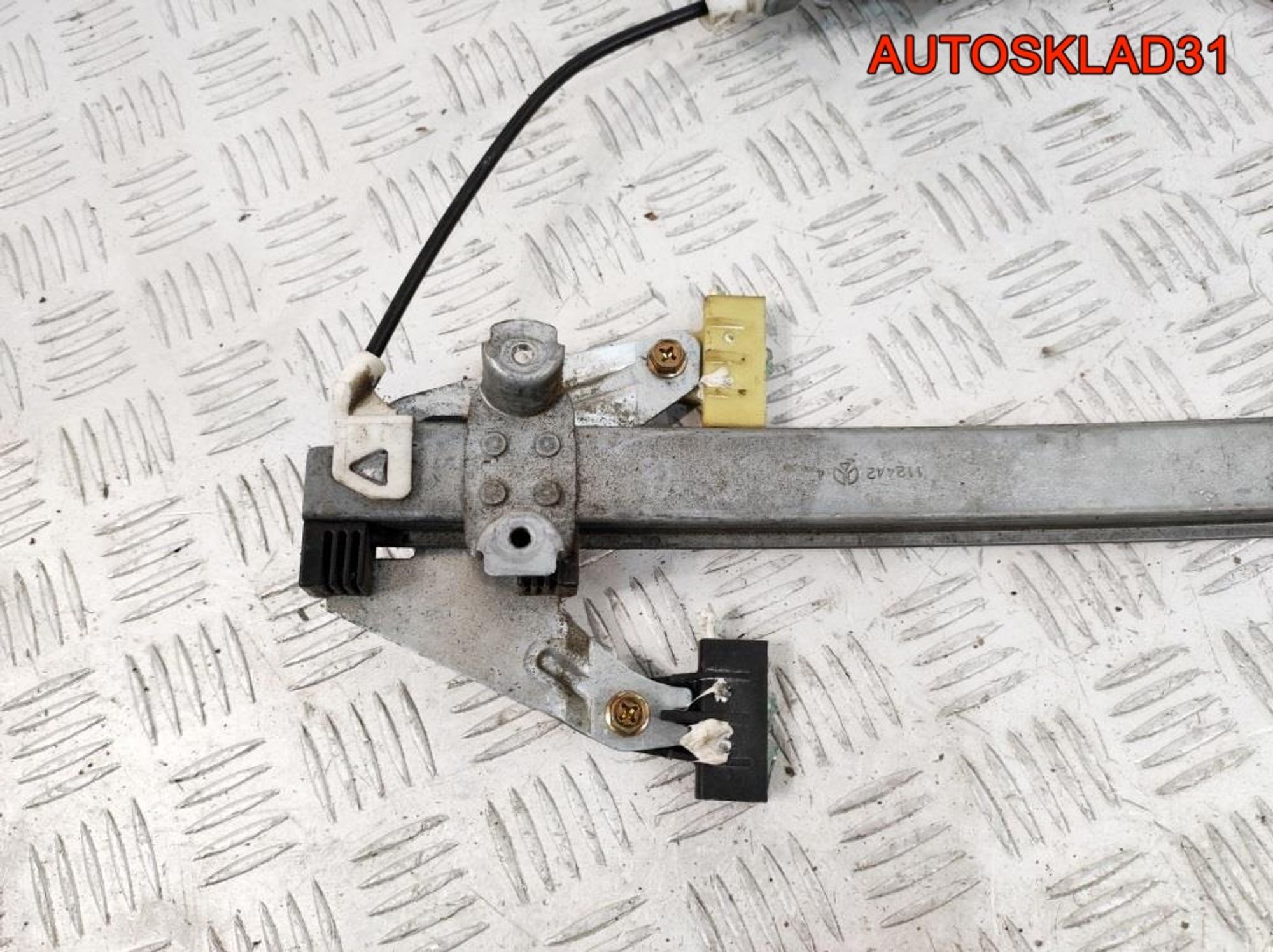 Стеклоподъемник задний правый Nissan Primera P11 827009F500, 2000 рублей, Дубовое