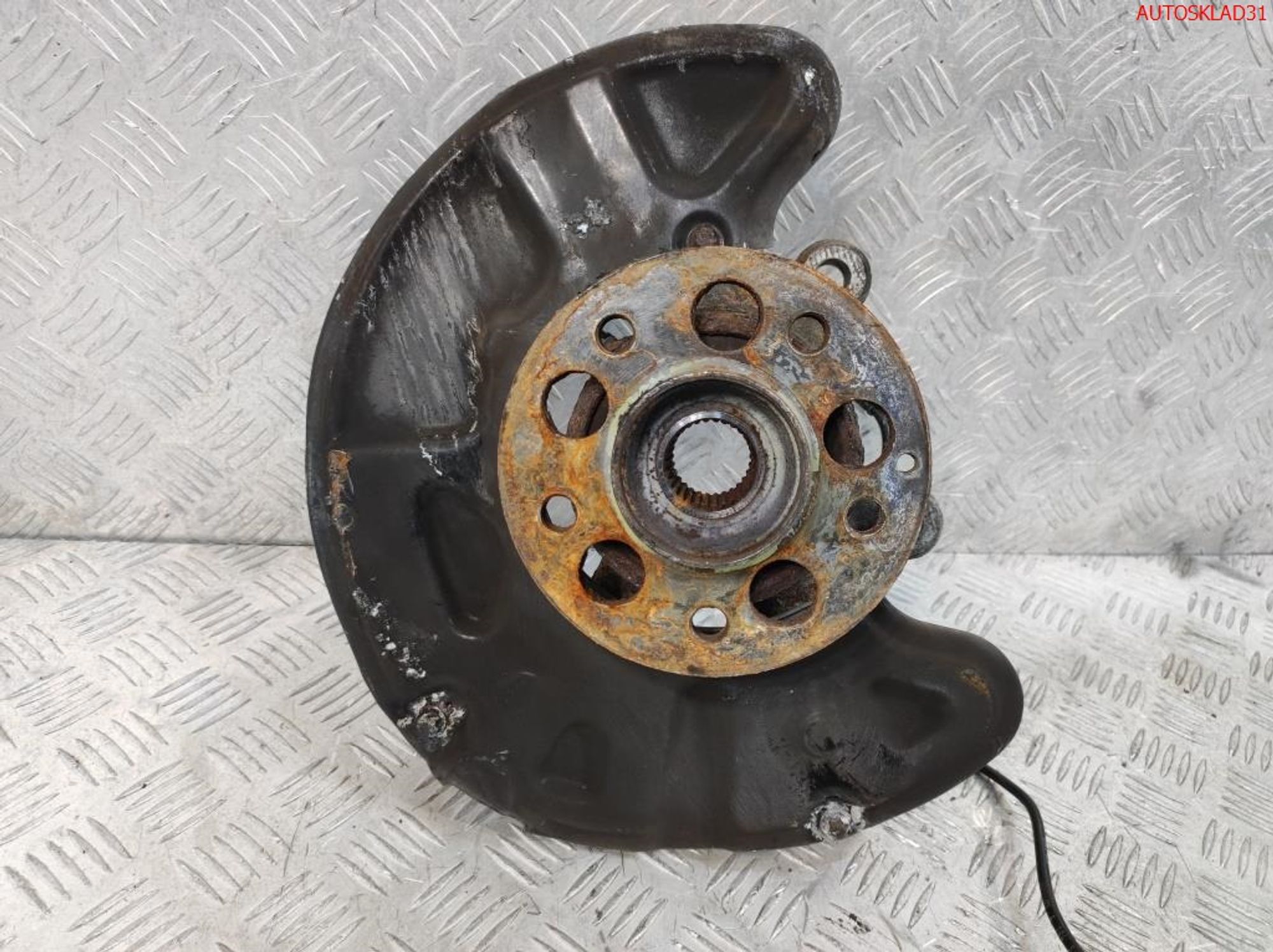 Кулак поворотный передний левый Mercedes GLK 2,2 651.912 A2043322901, 12000 рублей, Дубовое