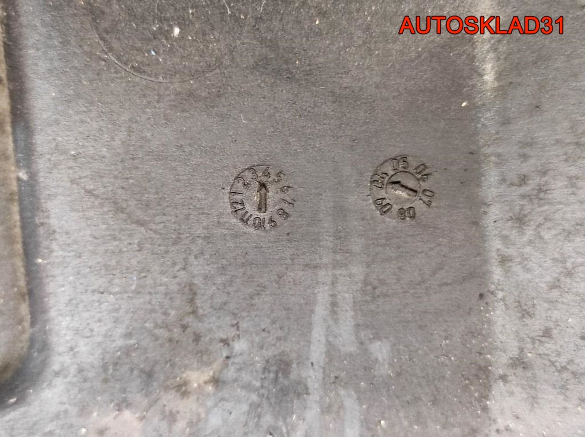 Накладка декоративная двигателя Audi A6 C6 2.4 BDW 06E103925, 1400 рублей, Дубовое