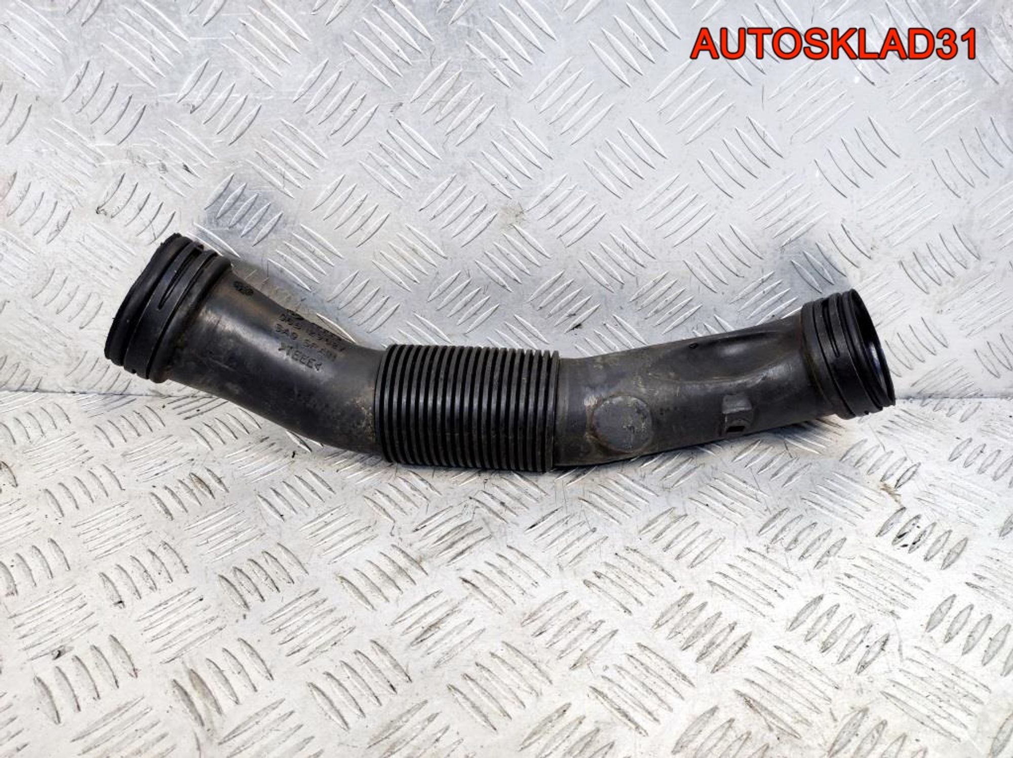 Патрубок воздушного фильтра Audi A6 C5 06B129627A, 1300 рублей, Дубовое