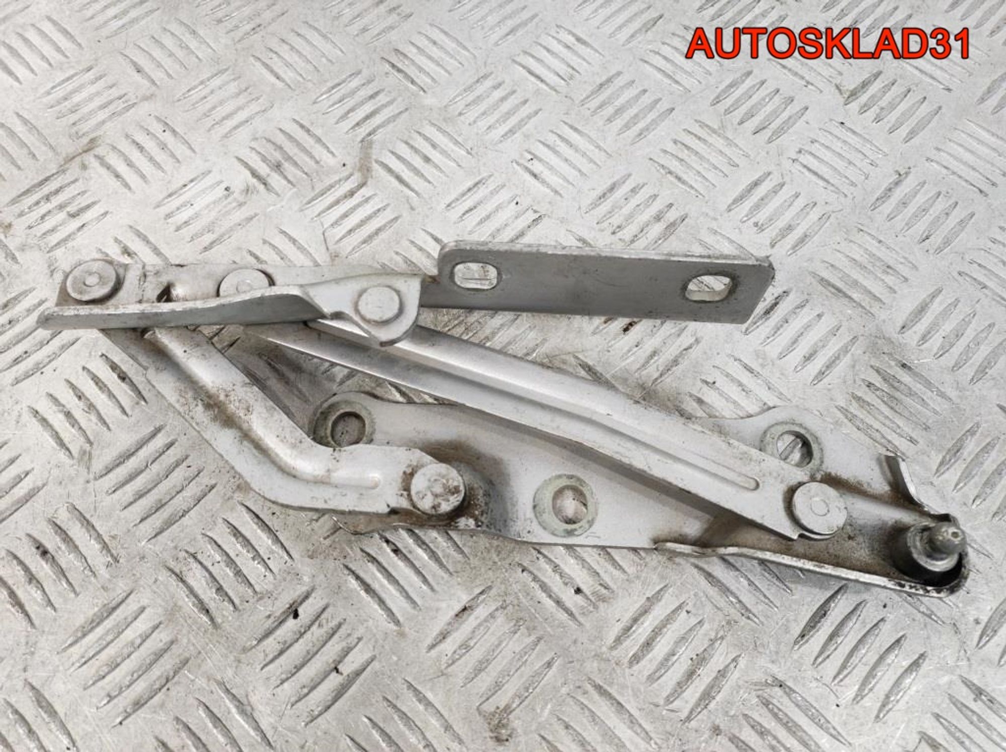 Петля капота левая Opel Vectra B 90508955, 900 рублей, Дубовое