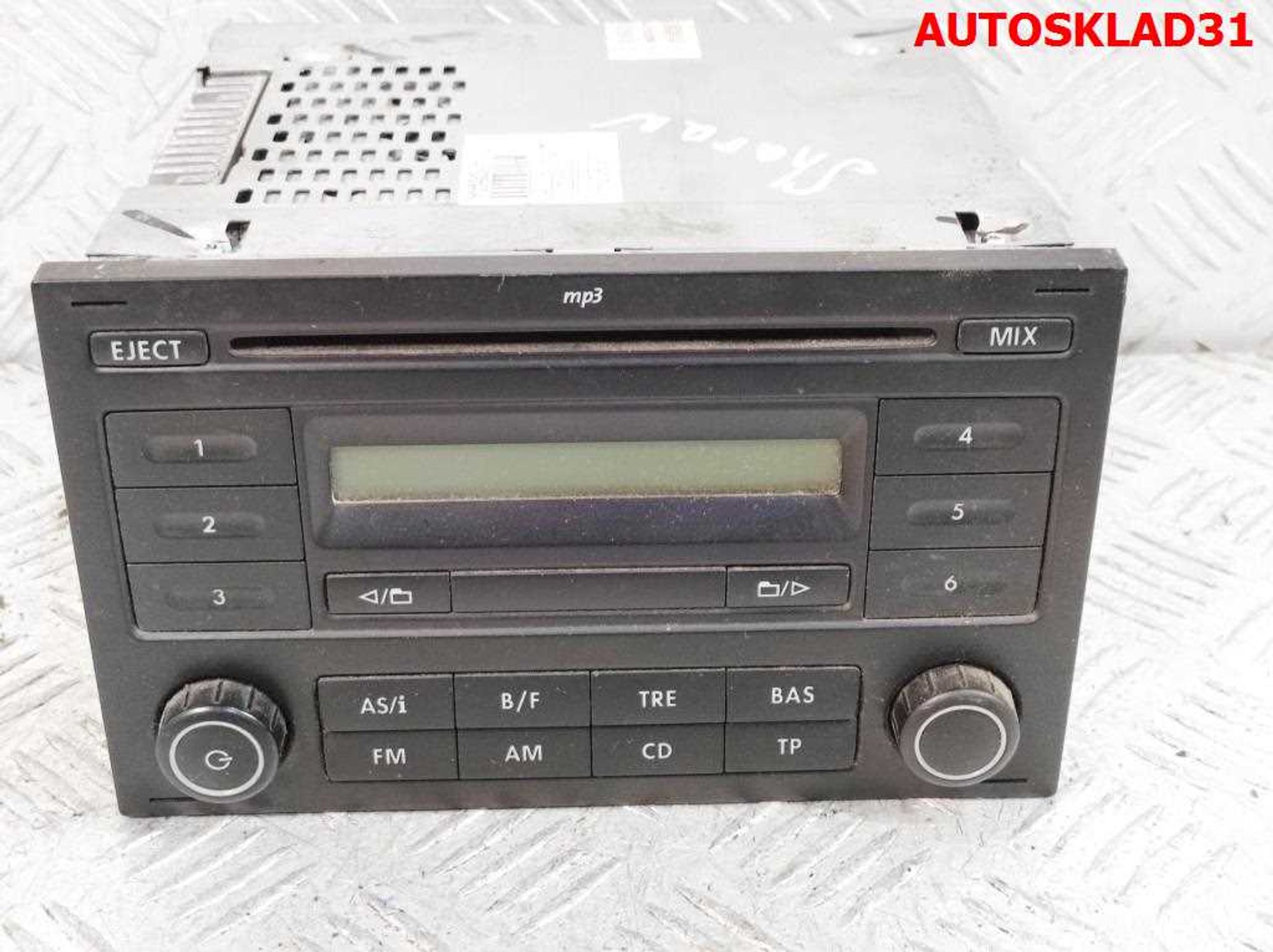 Магнитола RCD200 Volkswagen 2008 год 6Q0035152E, 1000 рублей, Дубовое